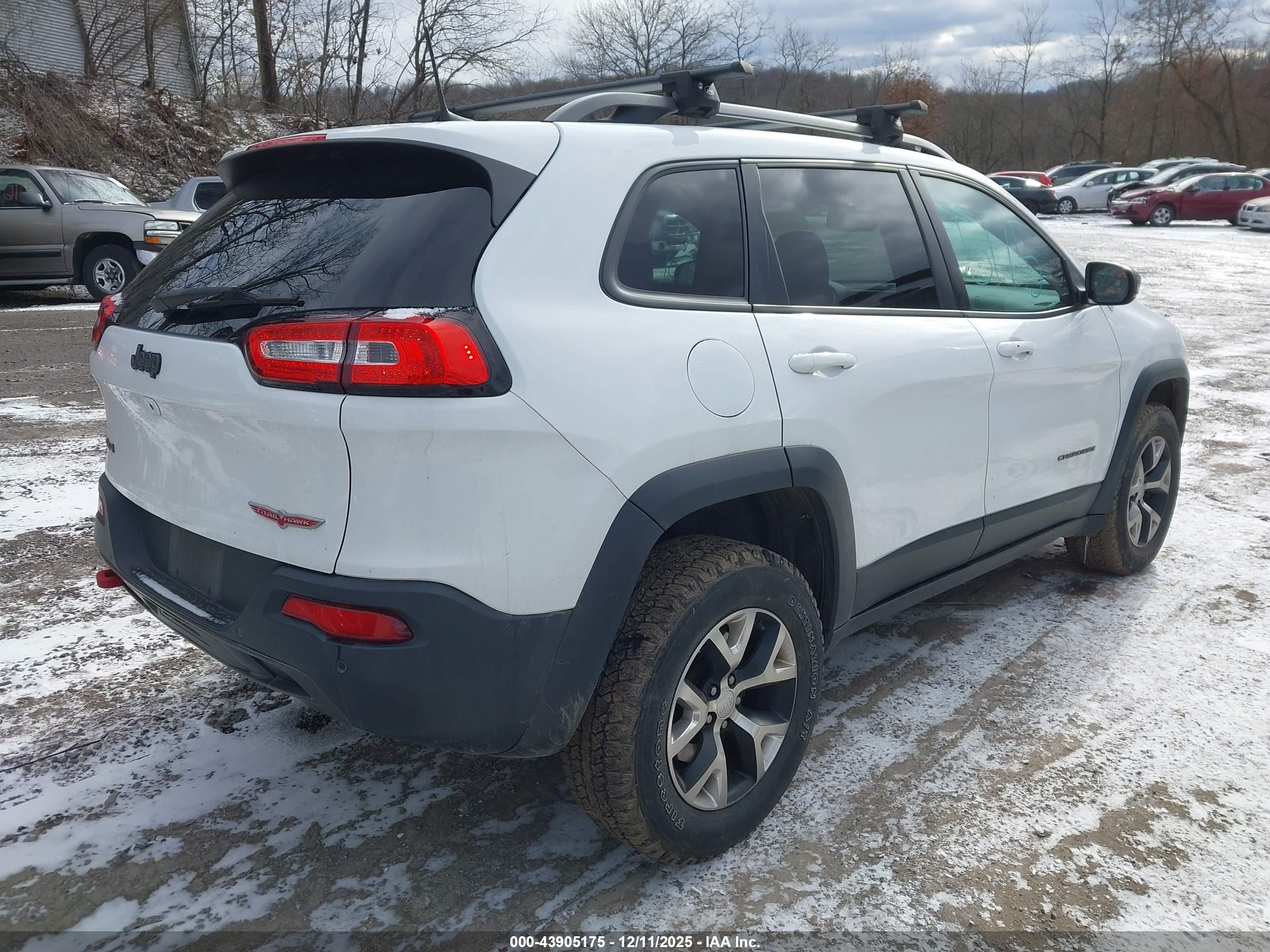 JEEP CHEROKEE image 4