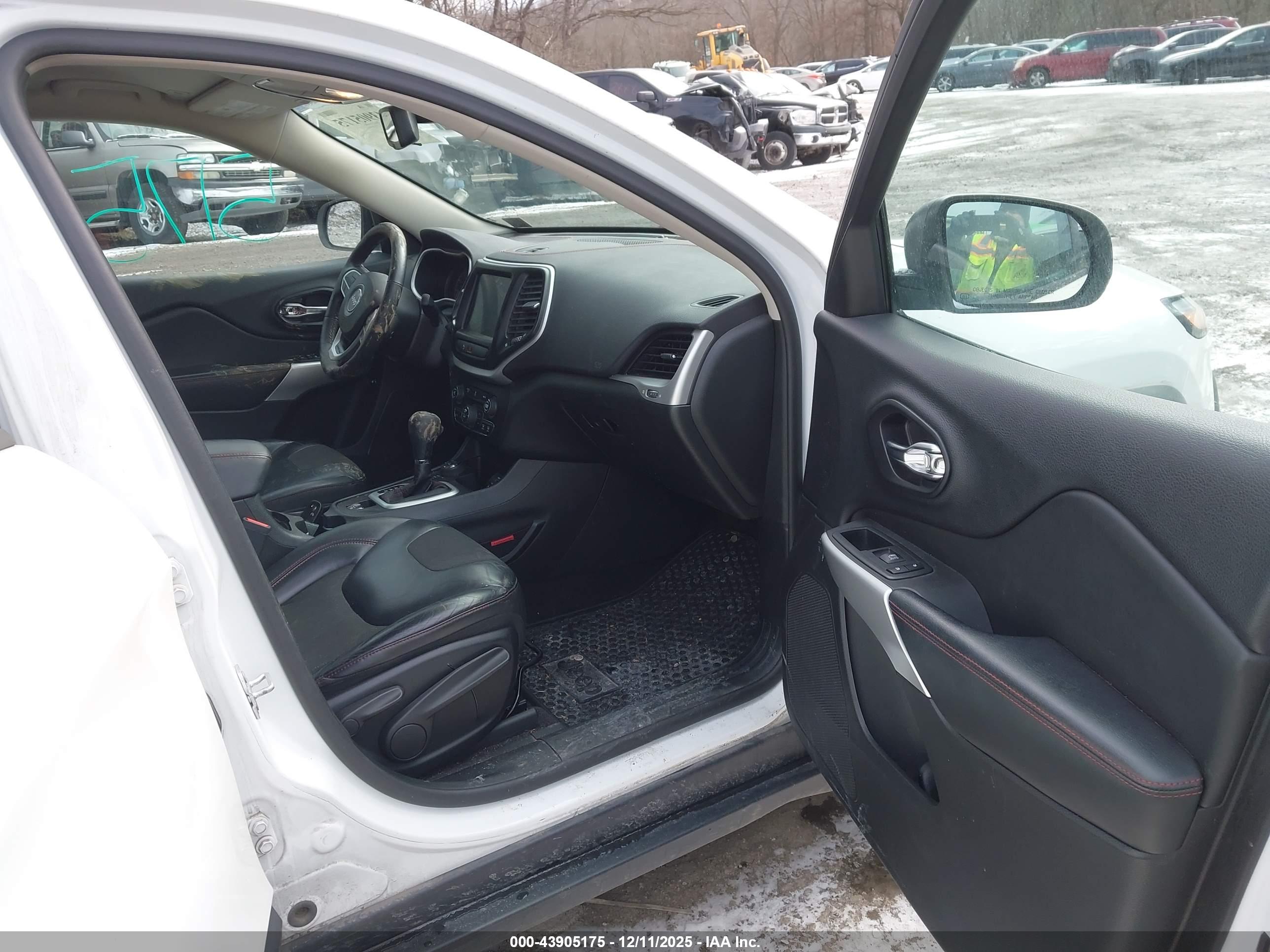 JEEP CHEROKEE image 5