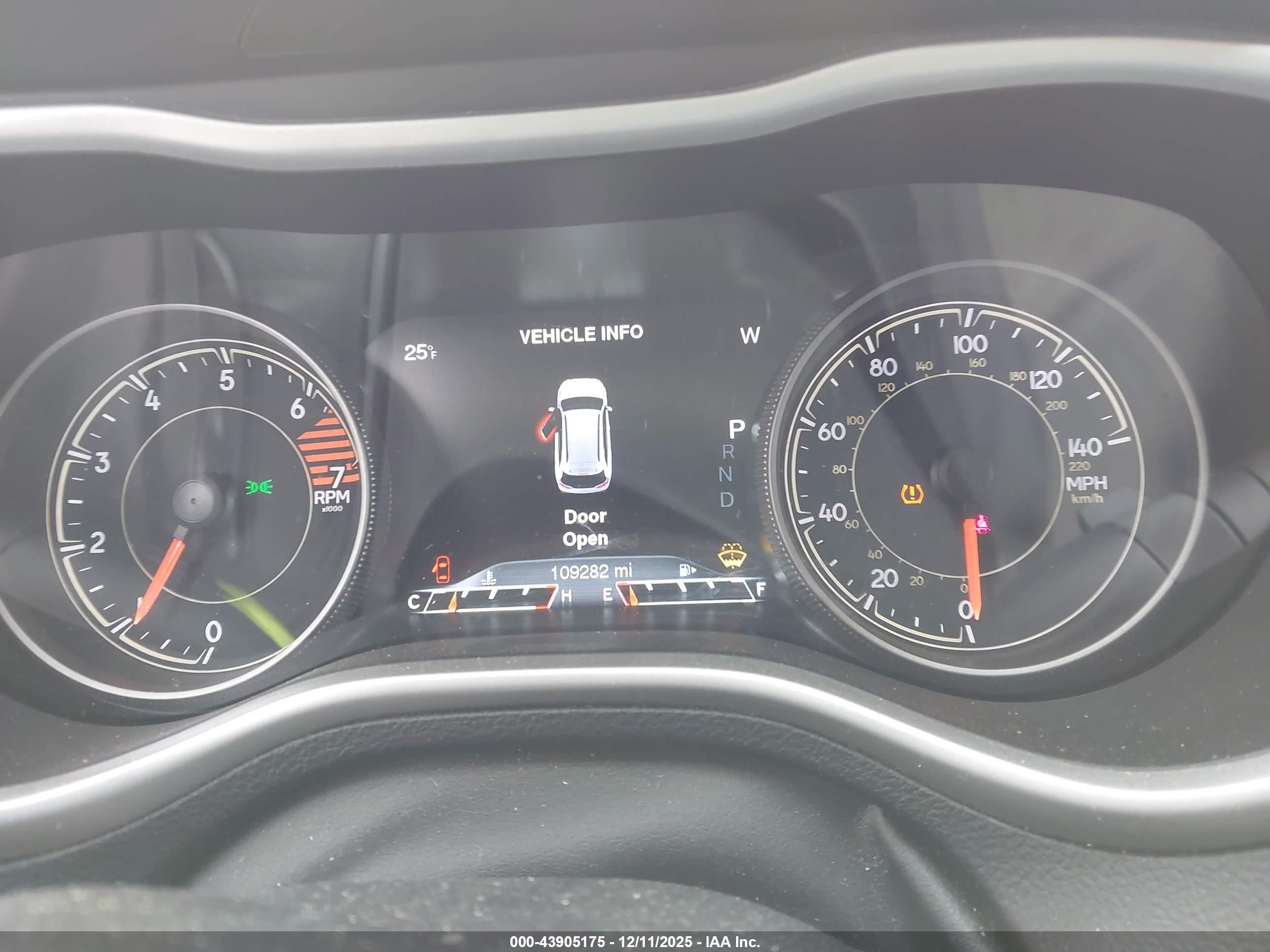 JEEP CHEROKEE image 7