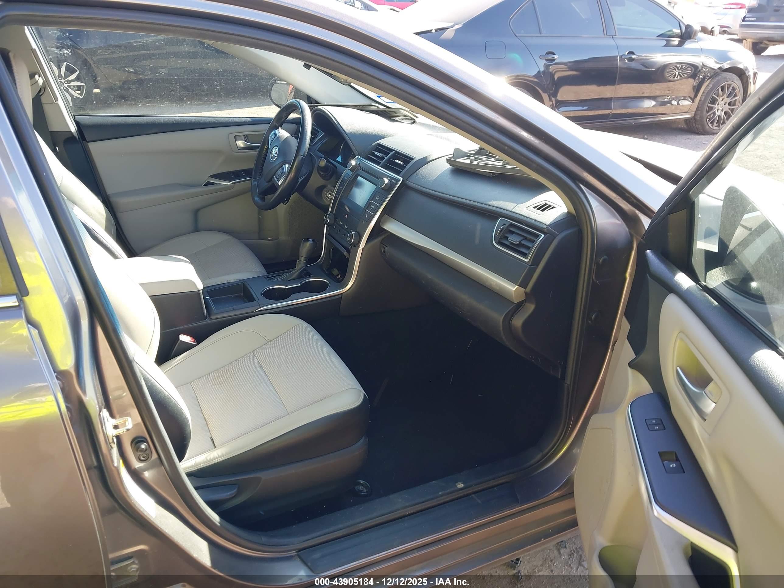 TOYOTA CAMRY image 5