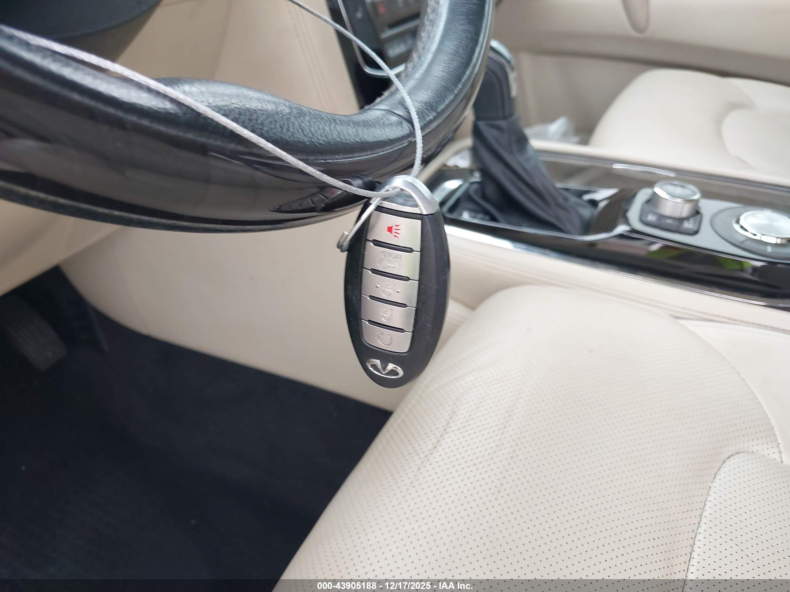 INFINITI QX80 image 11