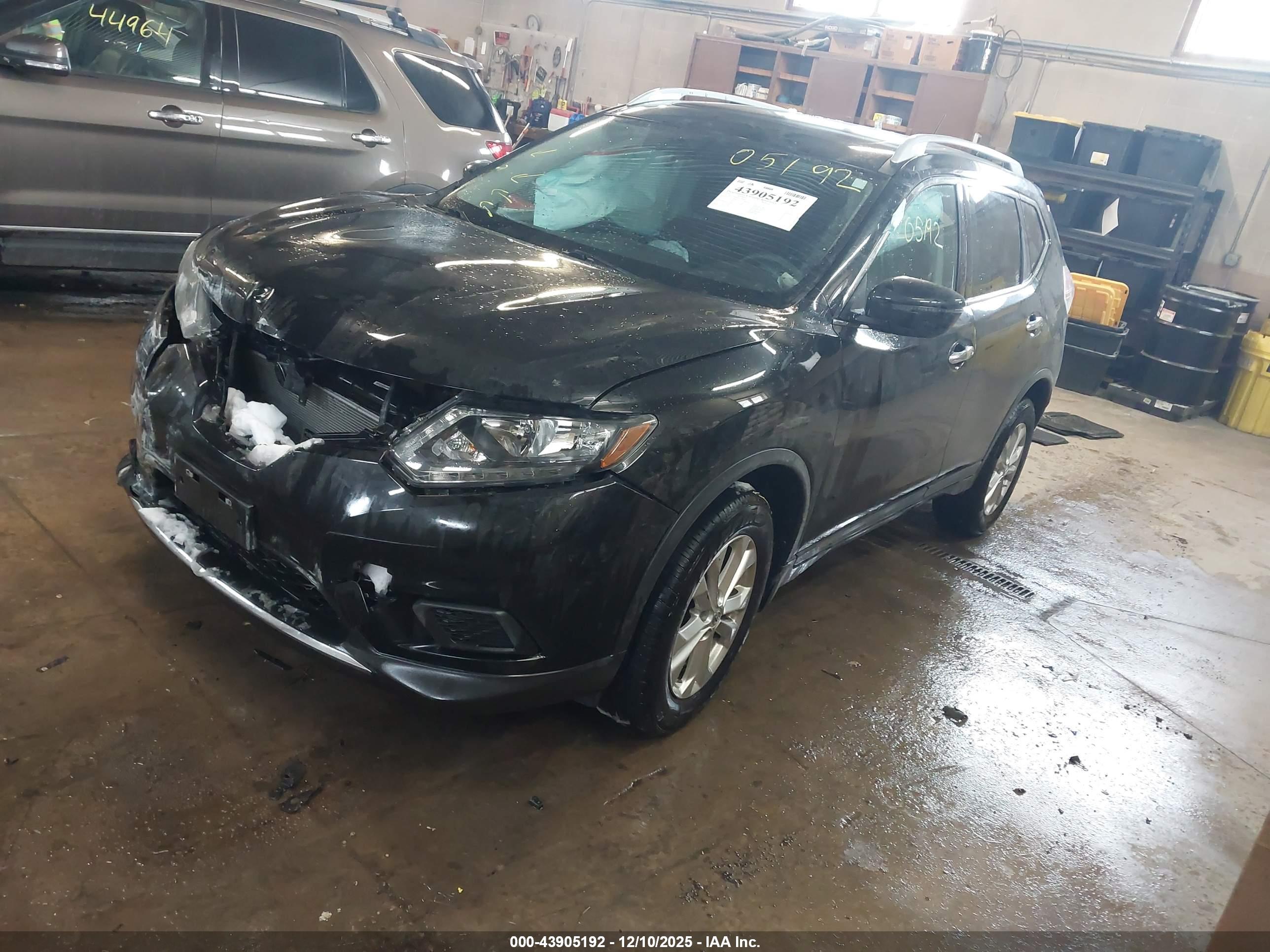 NISSAN ROGUE image 2