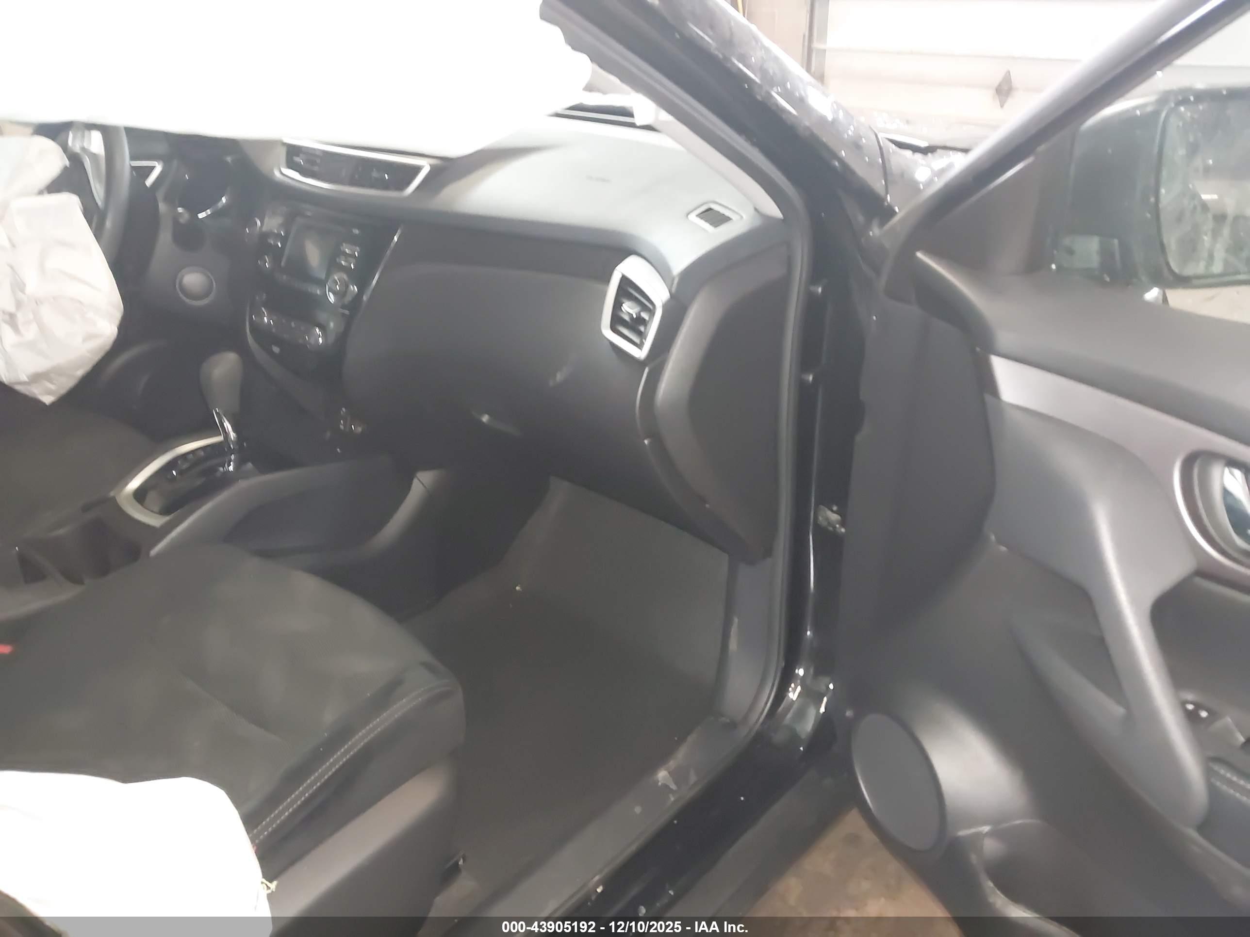 NISSAN ROGUE image 5