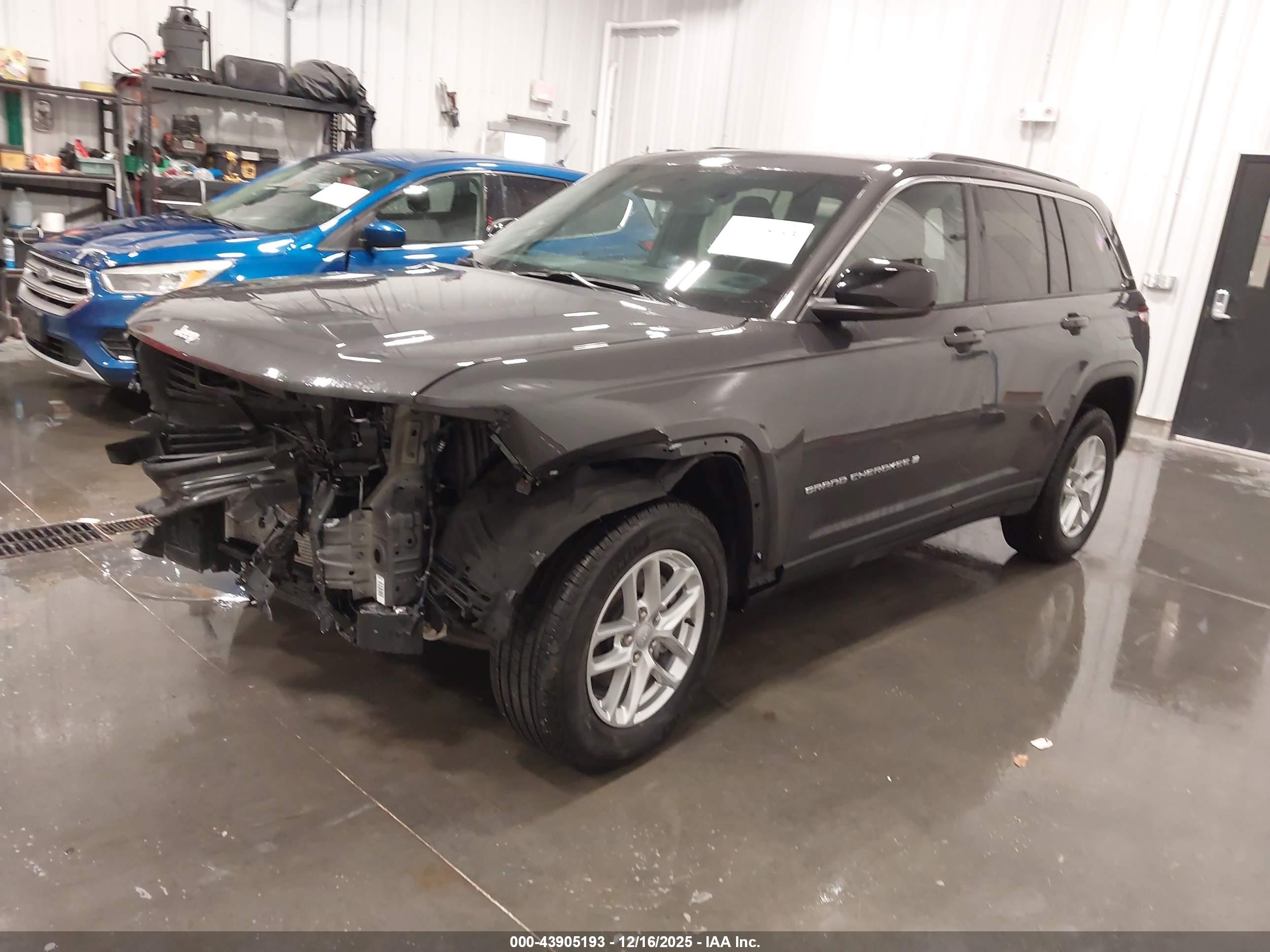 JEEP GRAND image 2