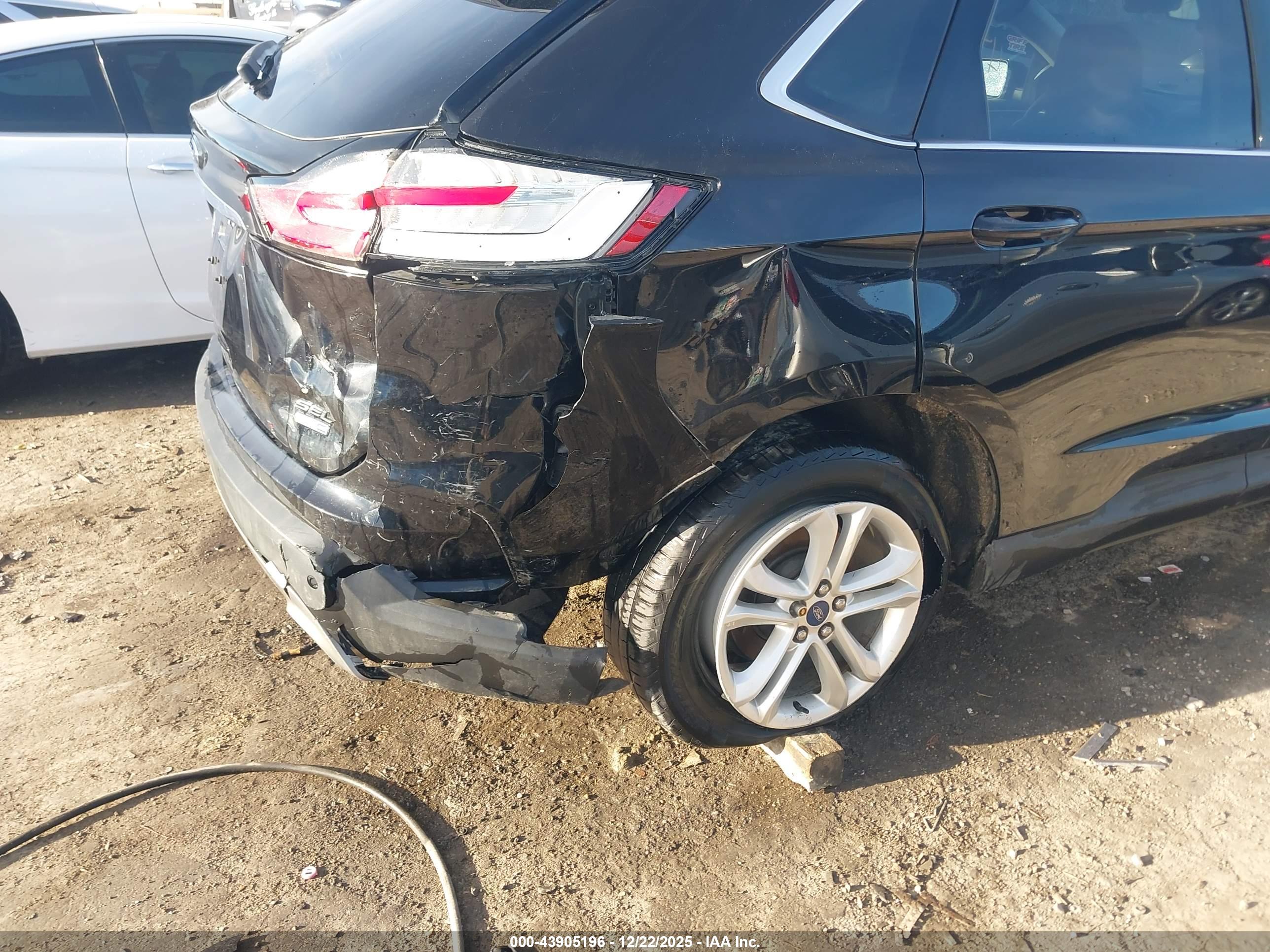 FORD EDGE image 6