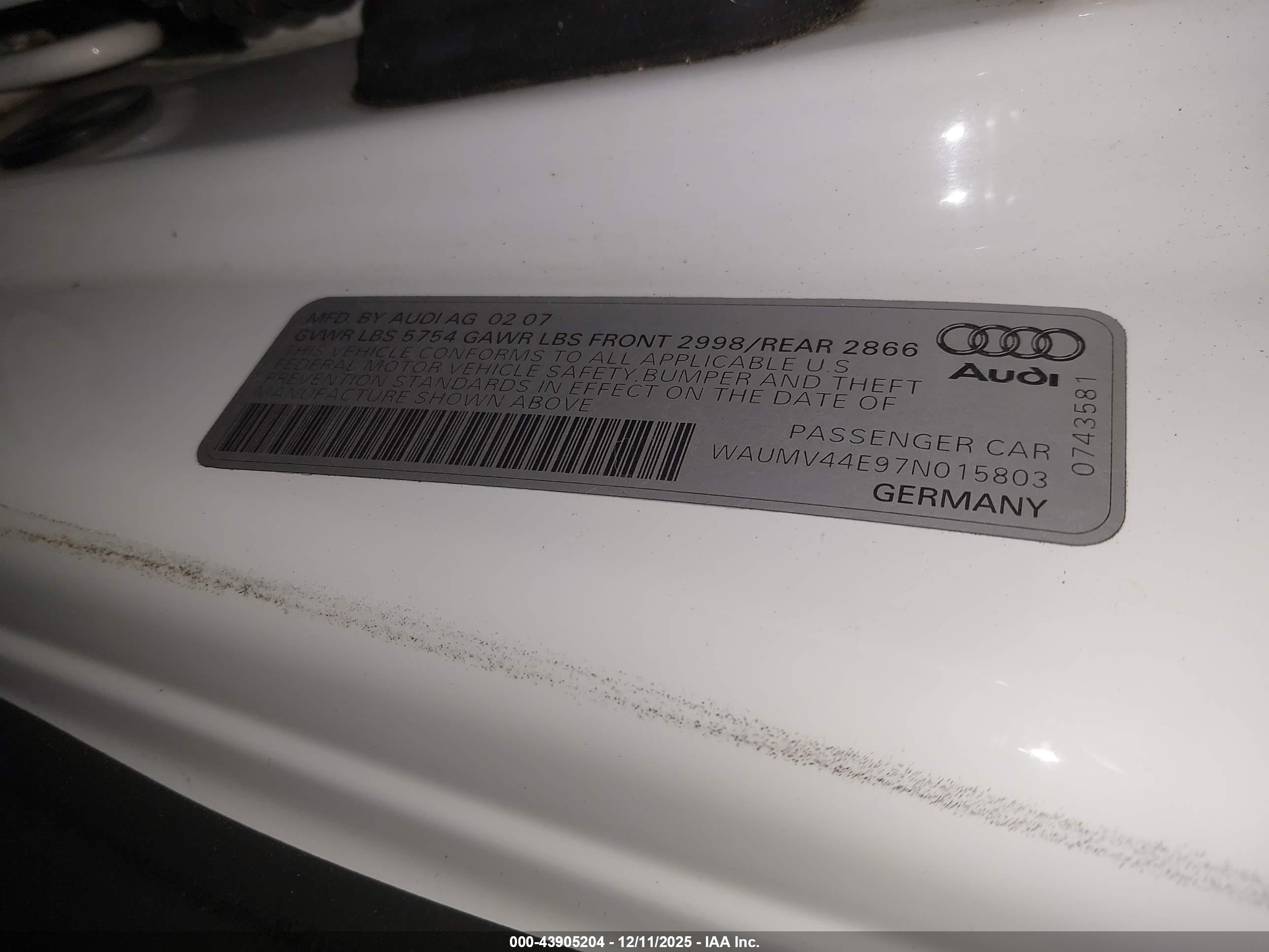 AUDI A8 image 9