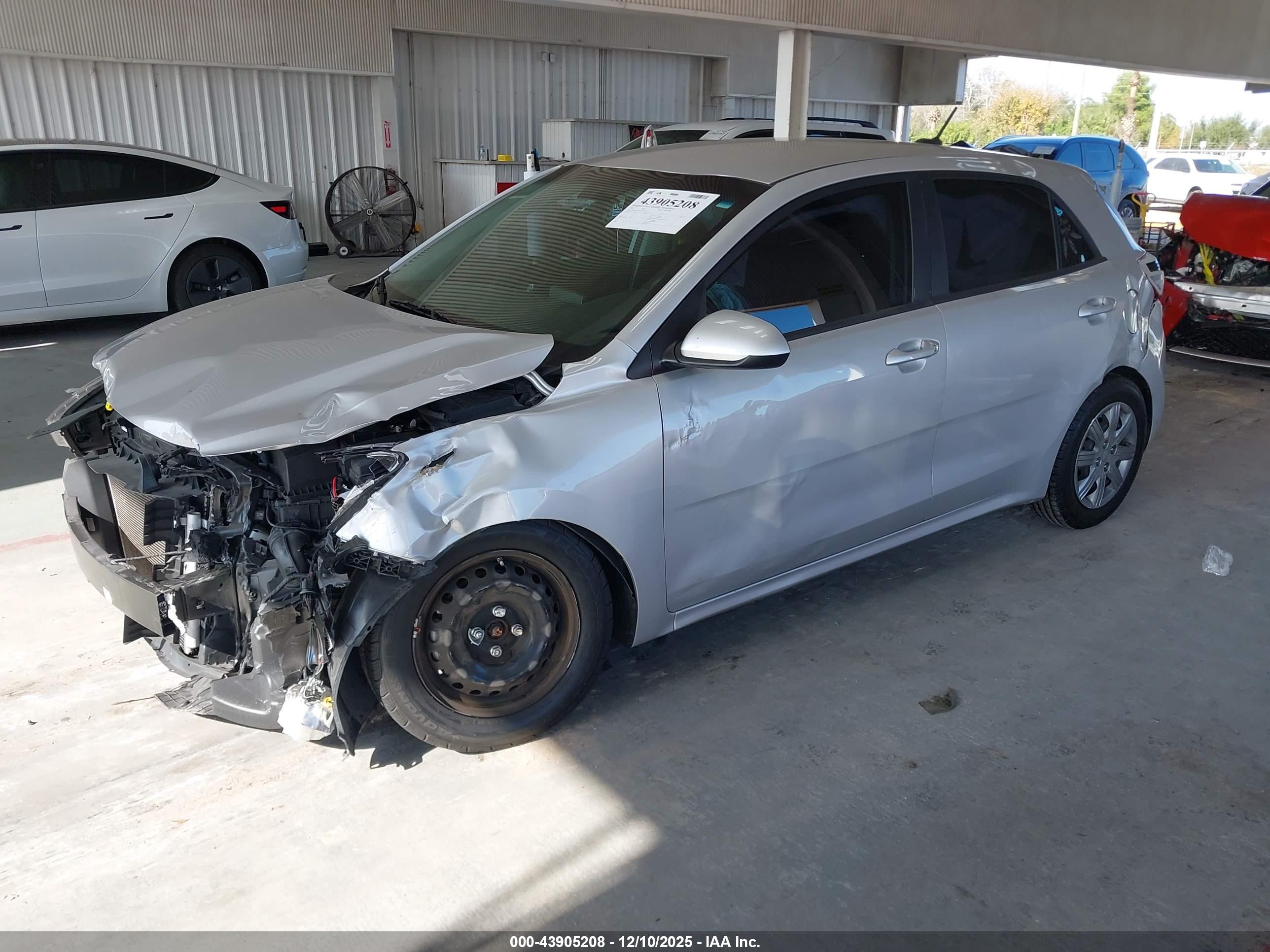KIA RIO image 2