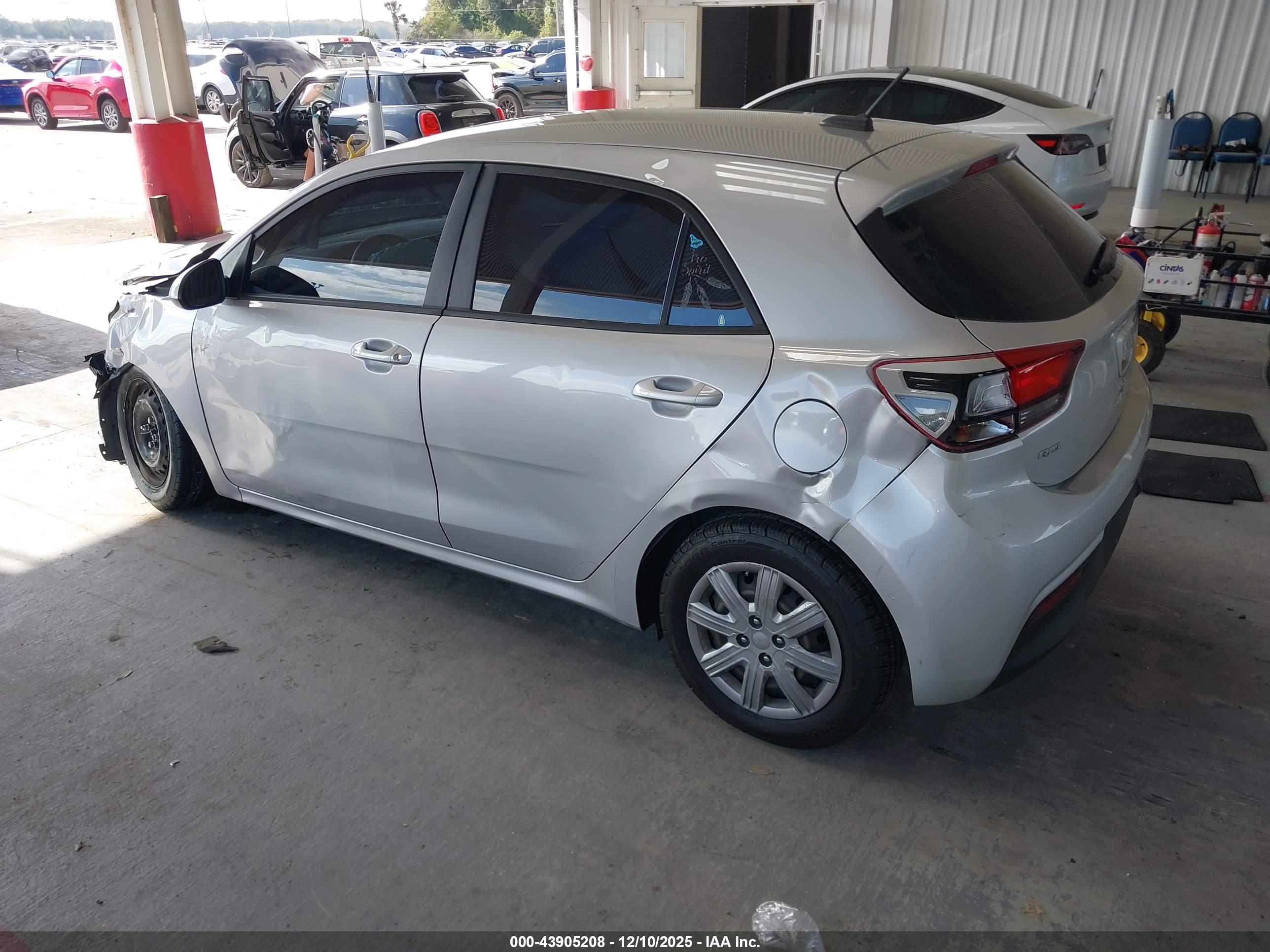 KIA RIO image 3