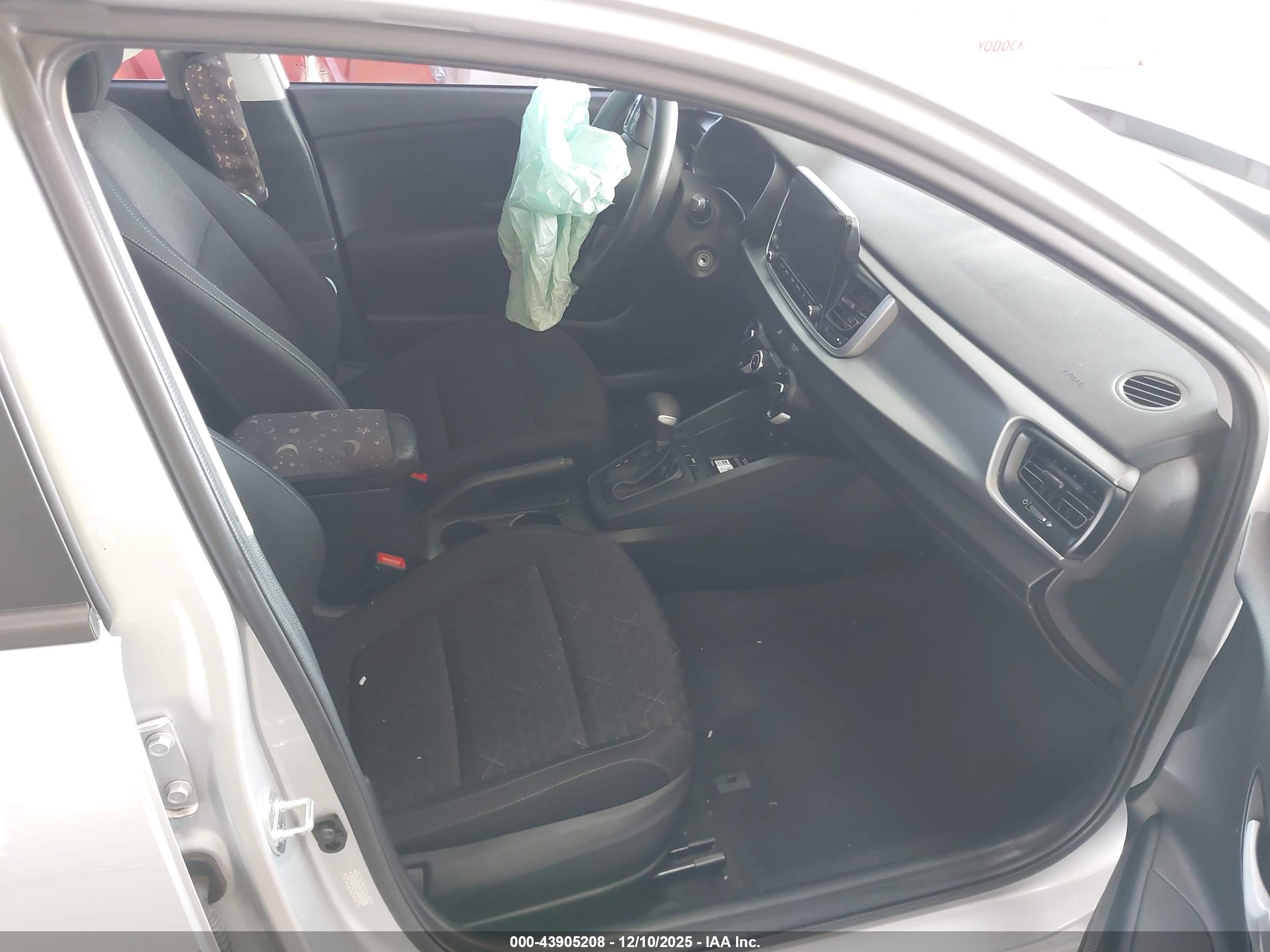KIA RIO image 5
