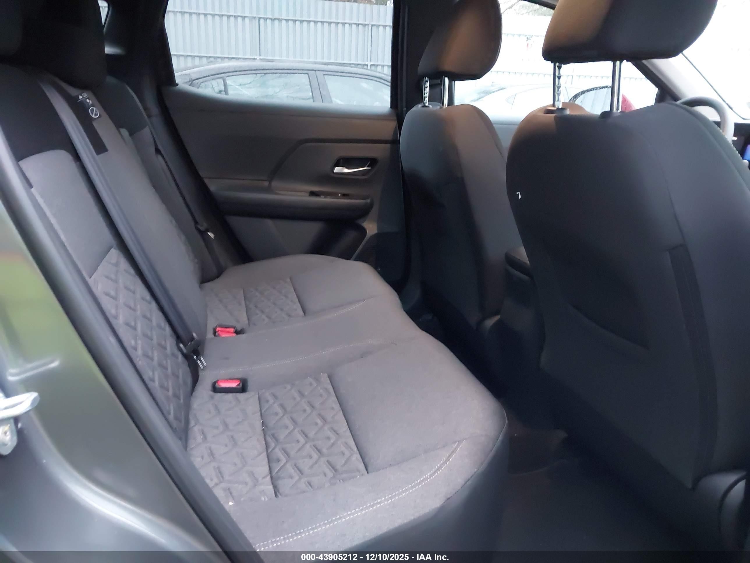 NISSAN KICKS image 8