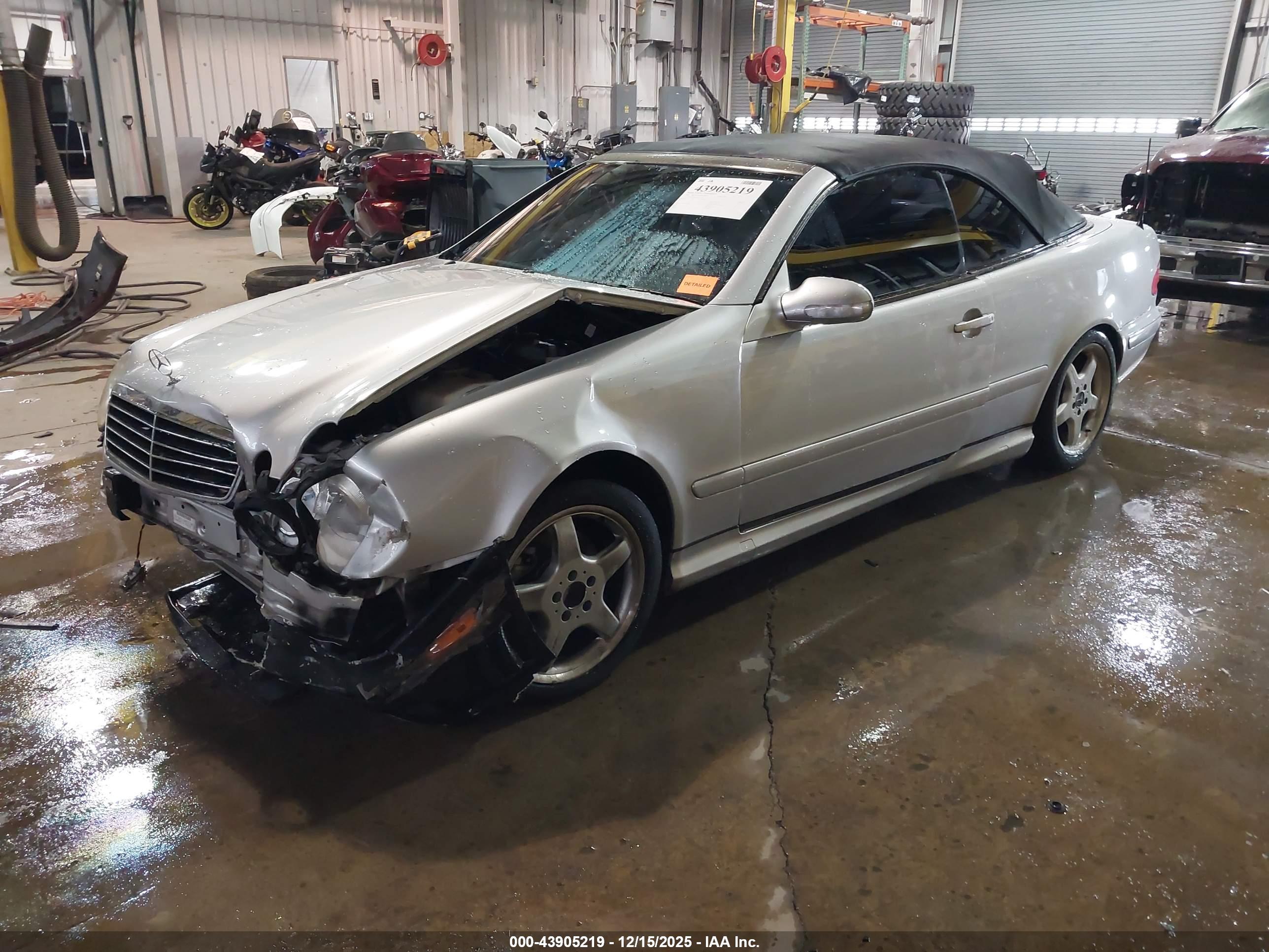MERCEDES-BENZ CLK image 2