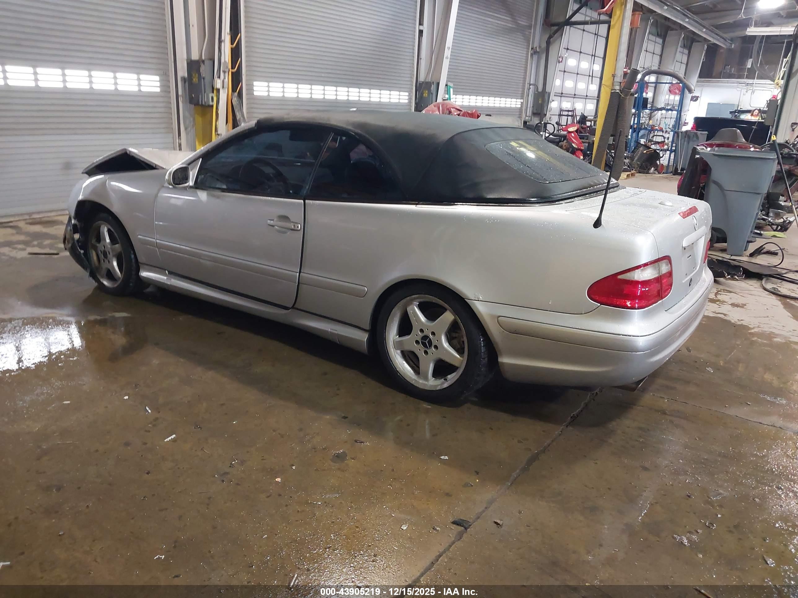 MERCEDES-BENZ CLK image 3