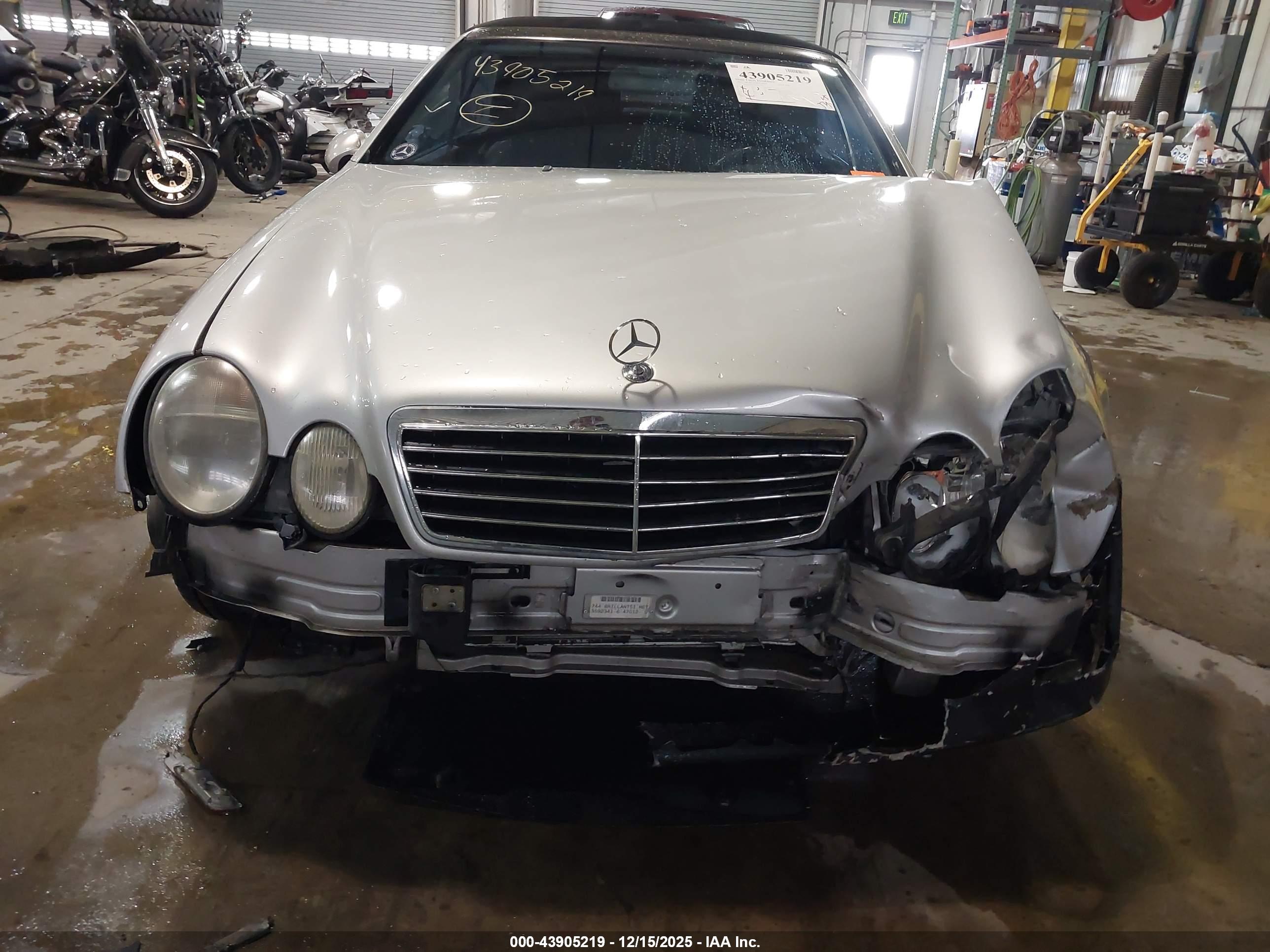 MERCEDES-BENZ CLK image 6