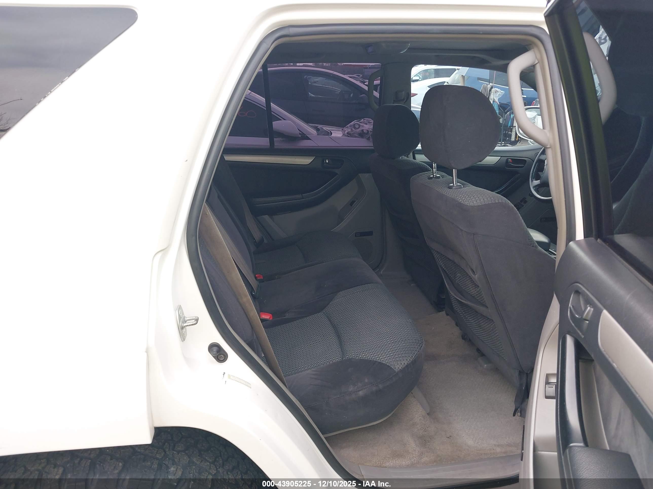 TOYOTA 4RUNNER image 8