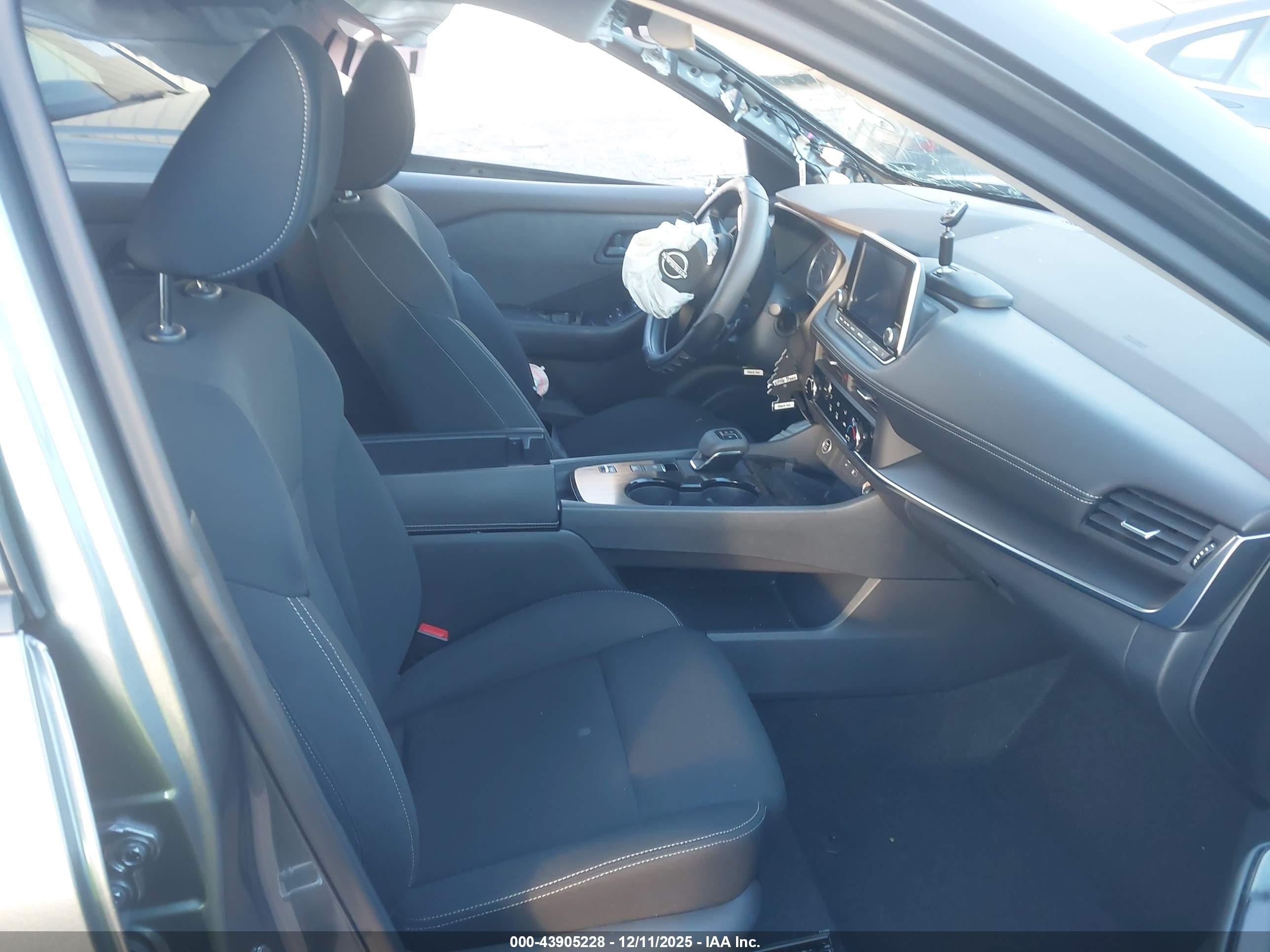 NISSAN ROGUE image 5