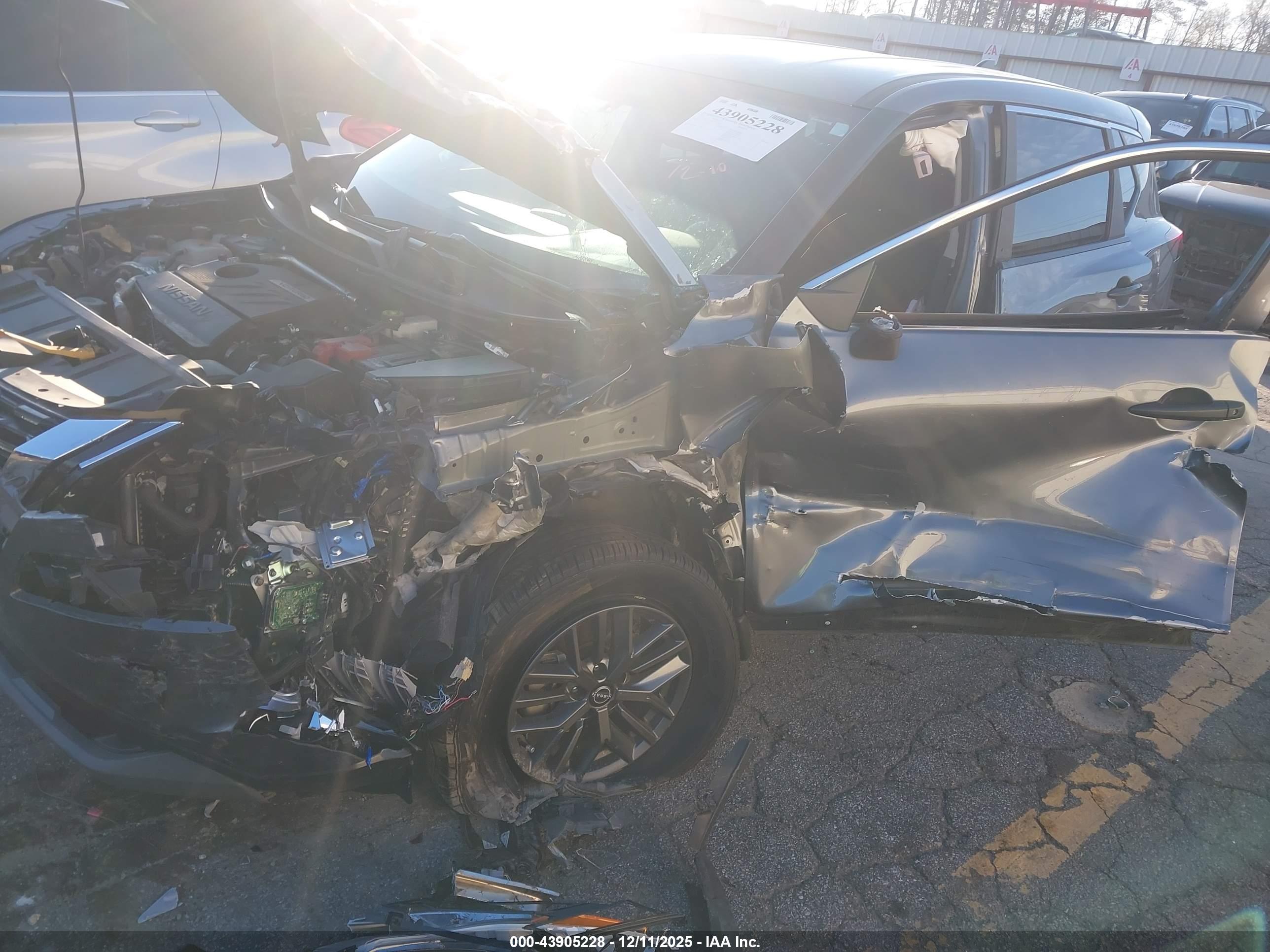 NISSAN ROGUE image 6