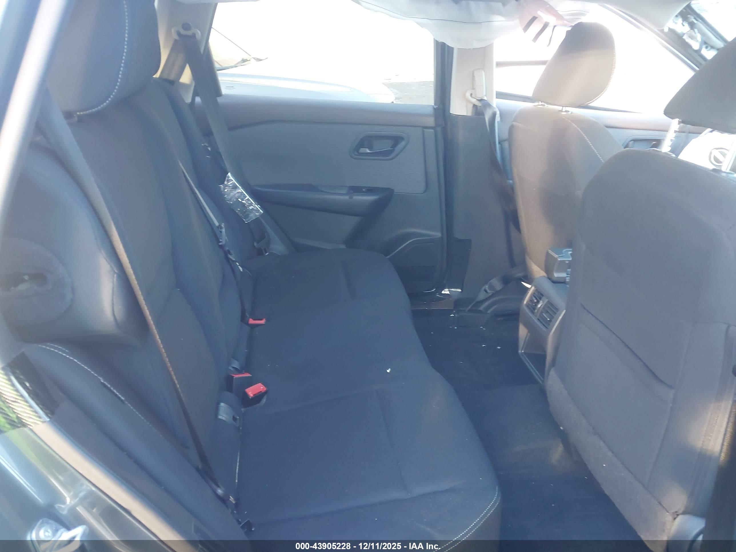NISSAN ROGUE image 8