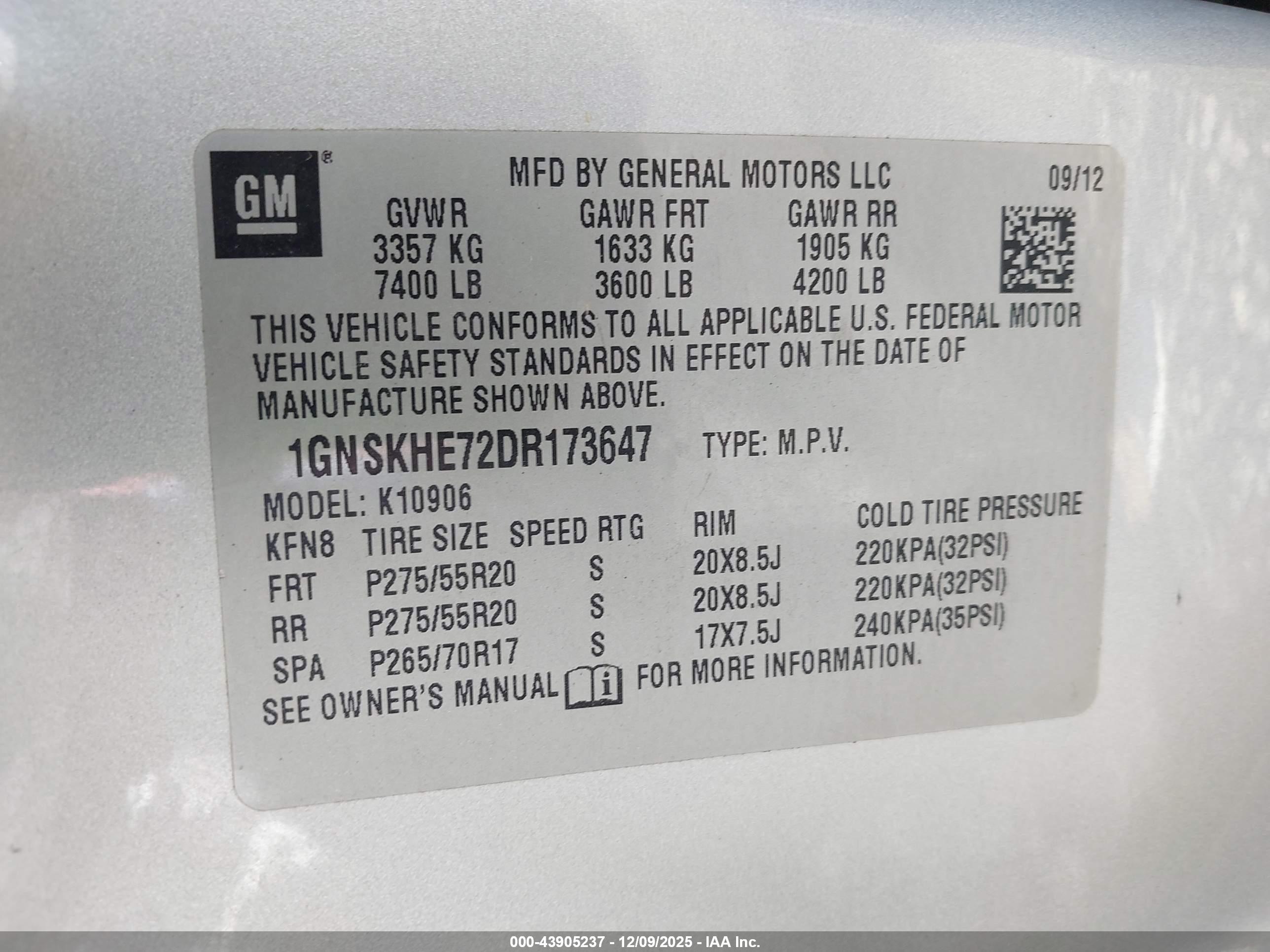 CHEVROLET SUBURBAN image 9