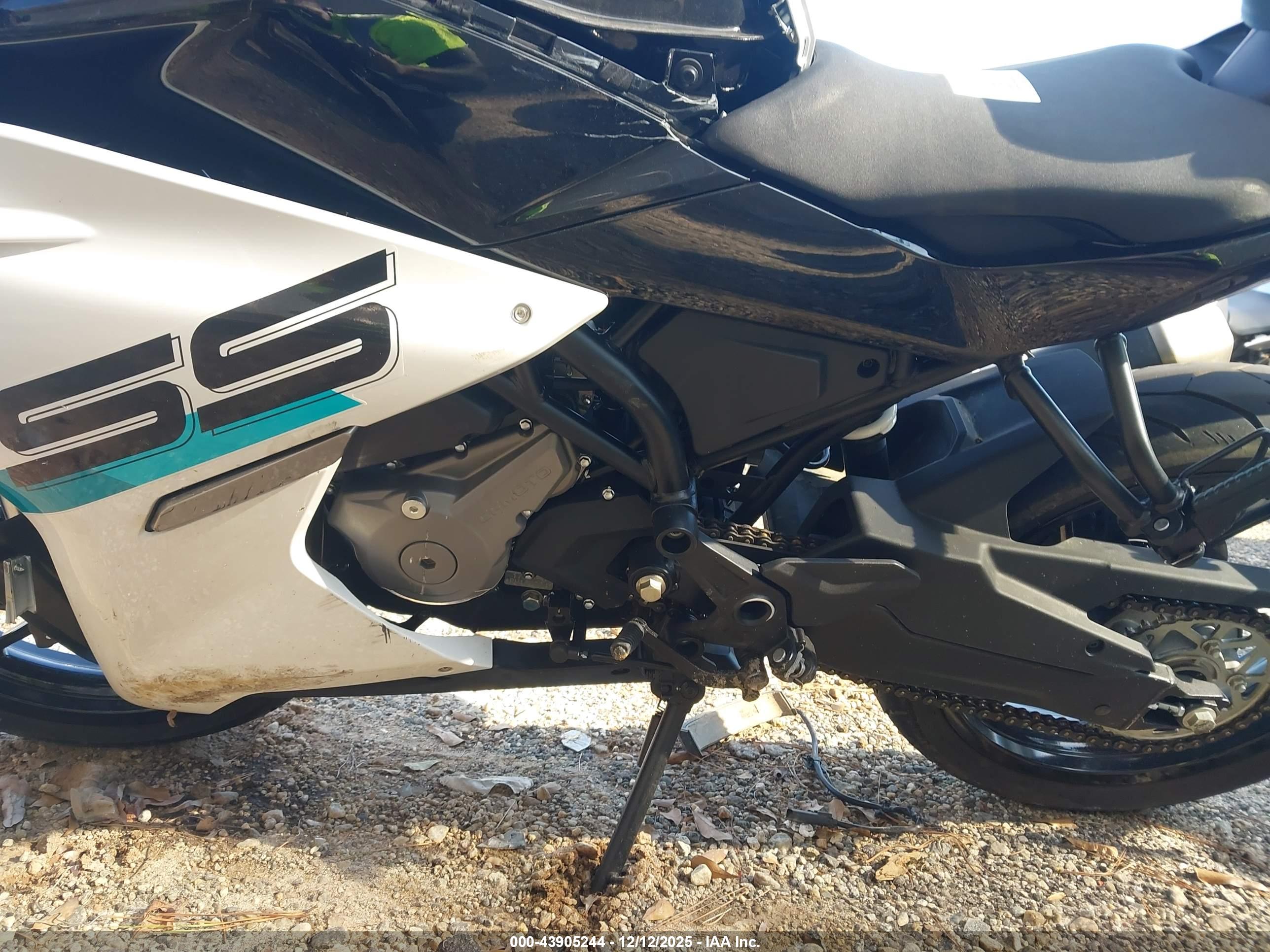CF MOTO image 9