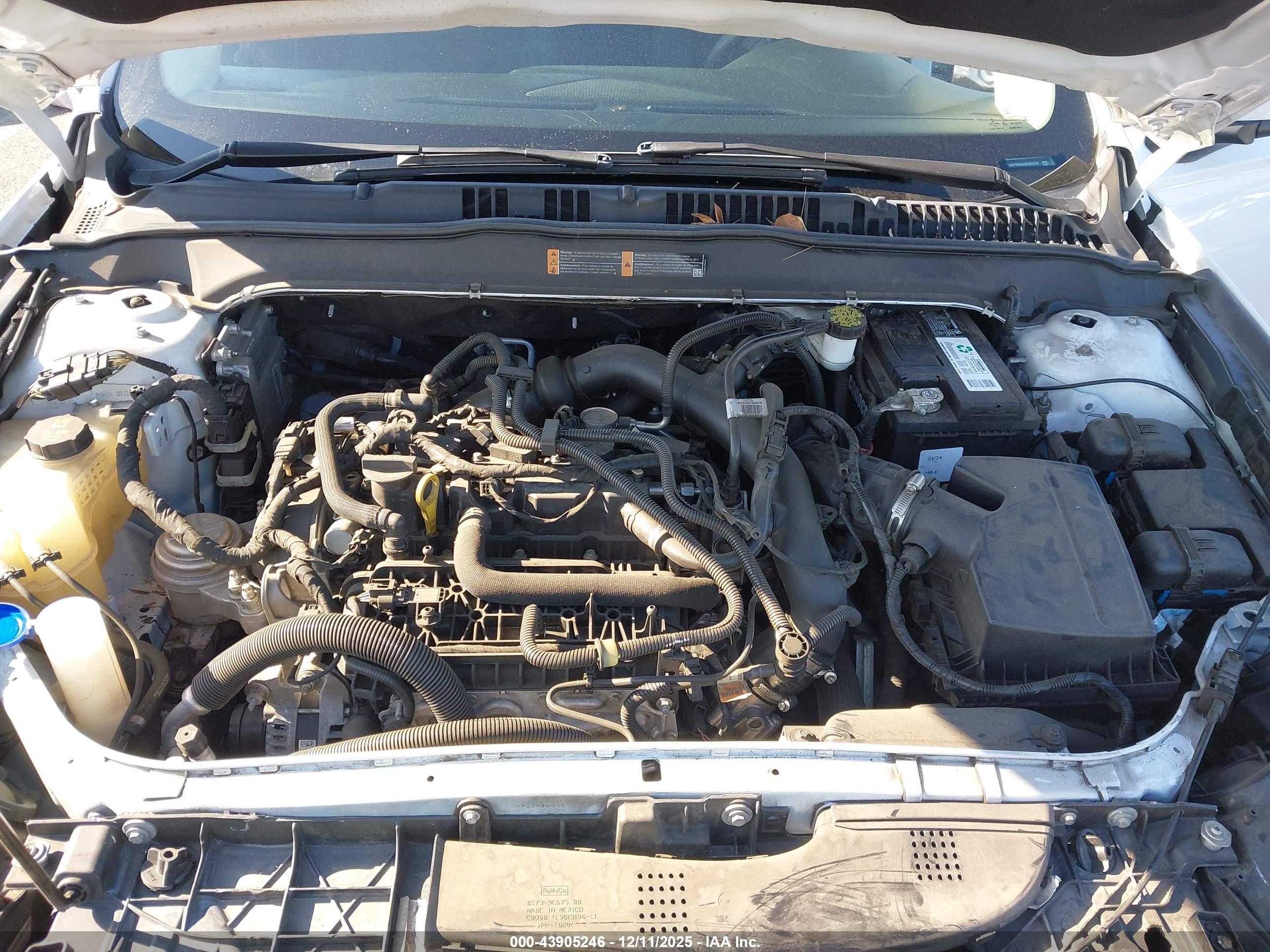 FORD FUSION image 10