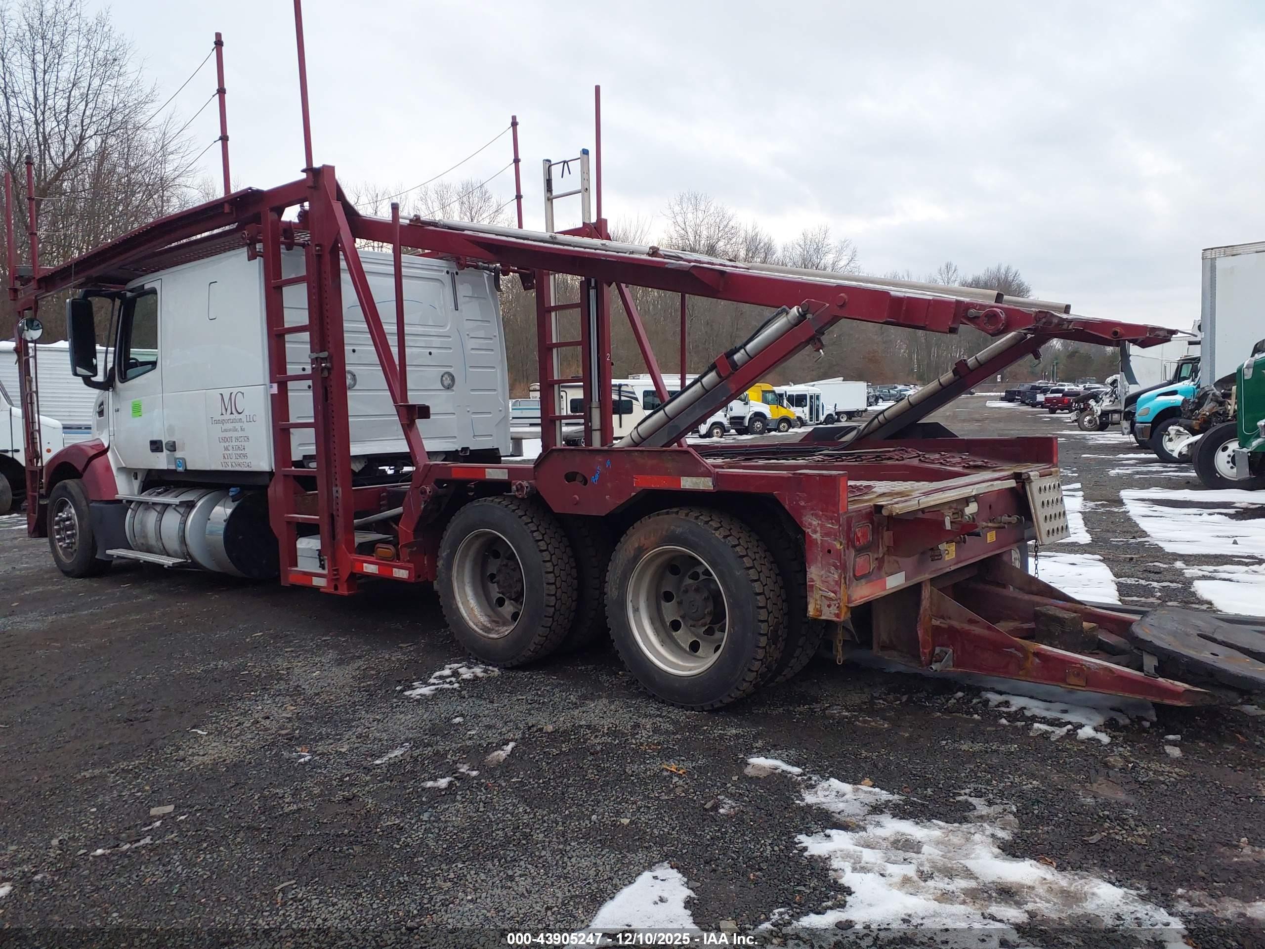 VOLVO VAH image 3