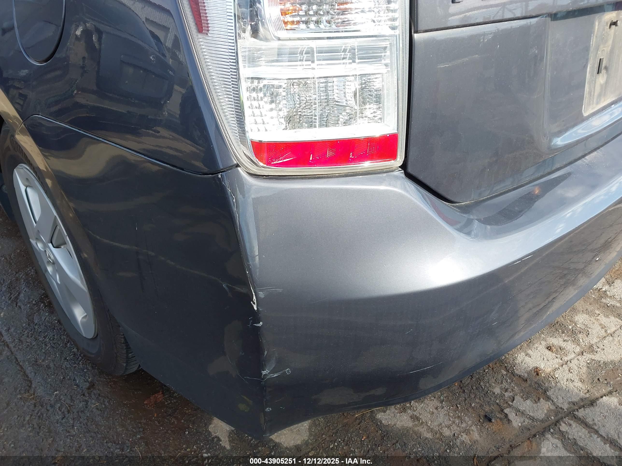 TOYOTA PRIUS image 6