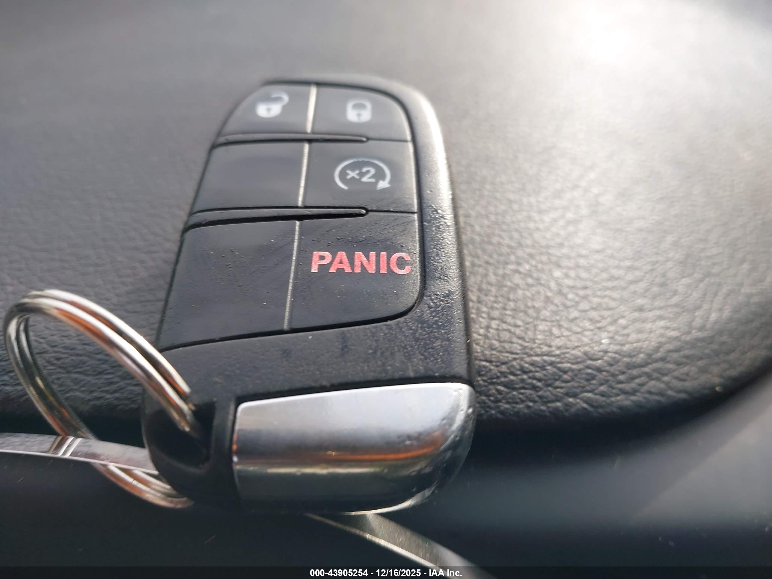 JEEP RENEGADE image 11