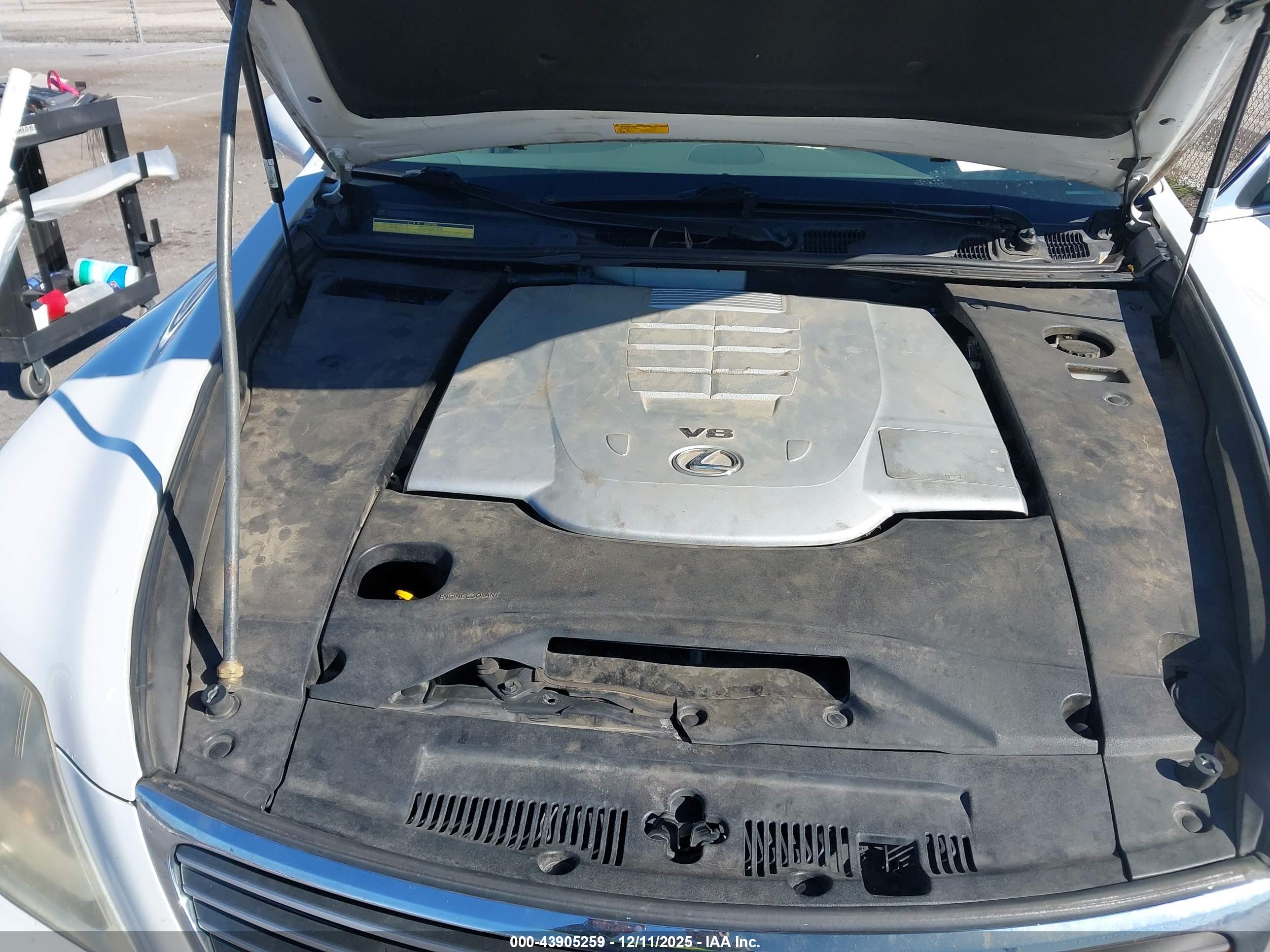 LEXUS LS image 10