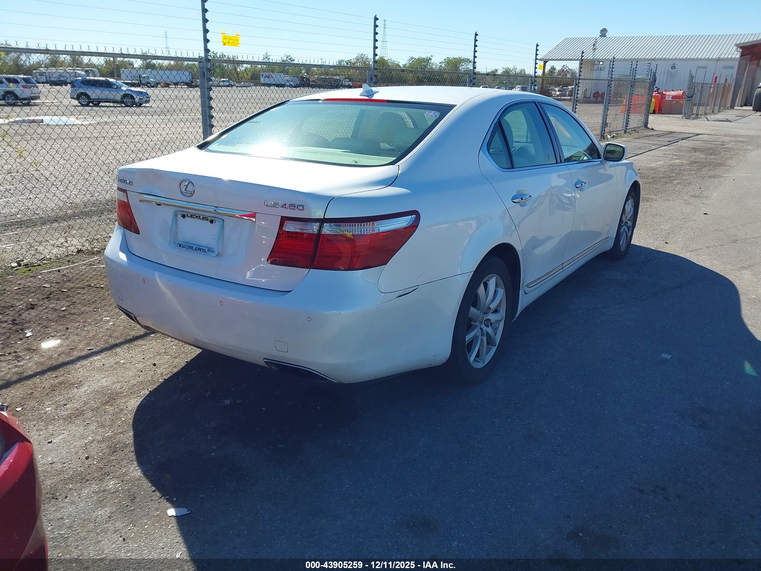 LEXUS LS image 4
