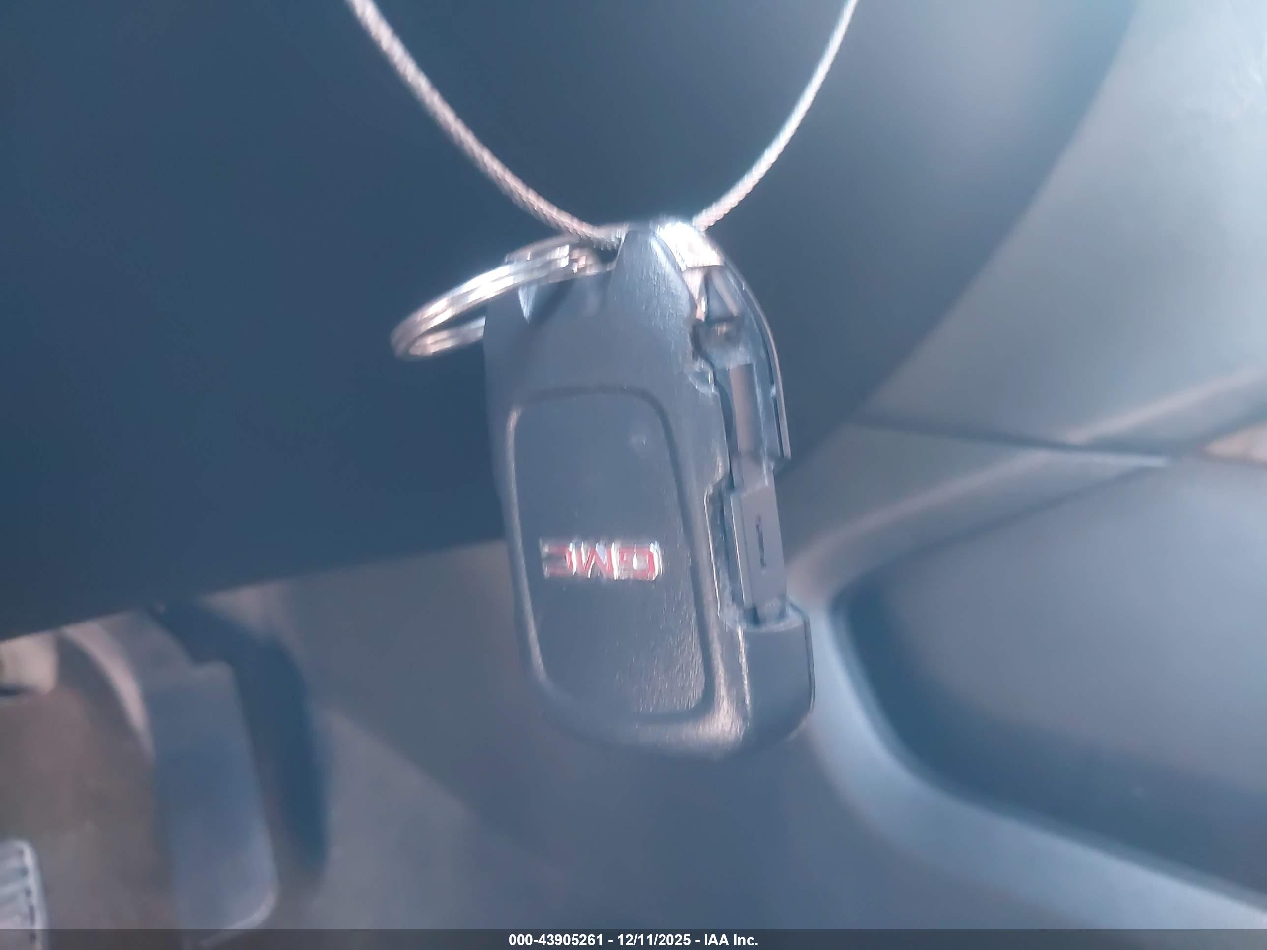 GMC YUKON image 11