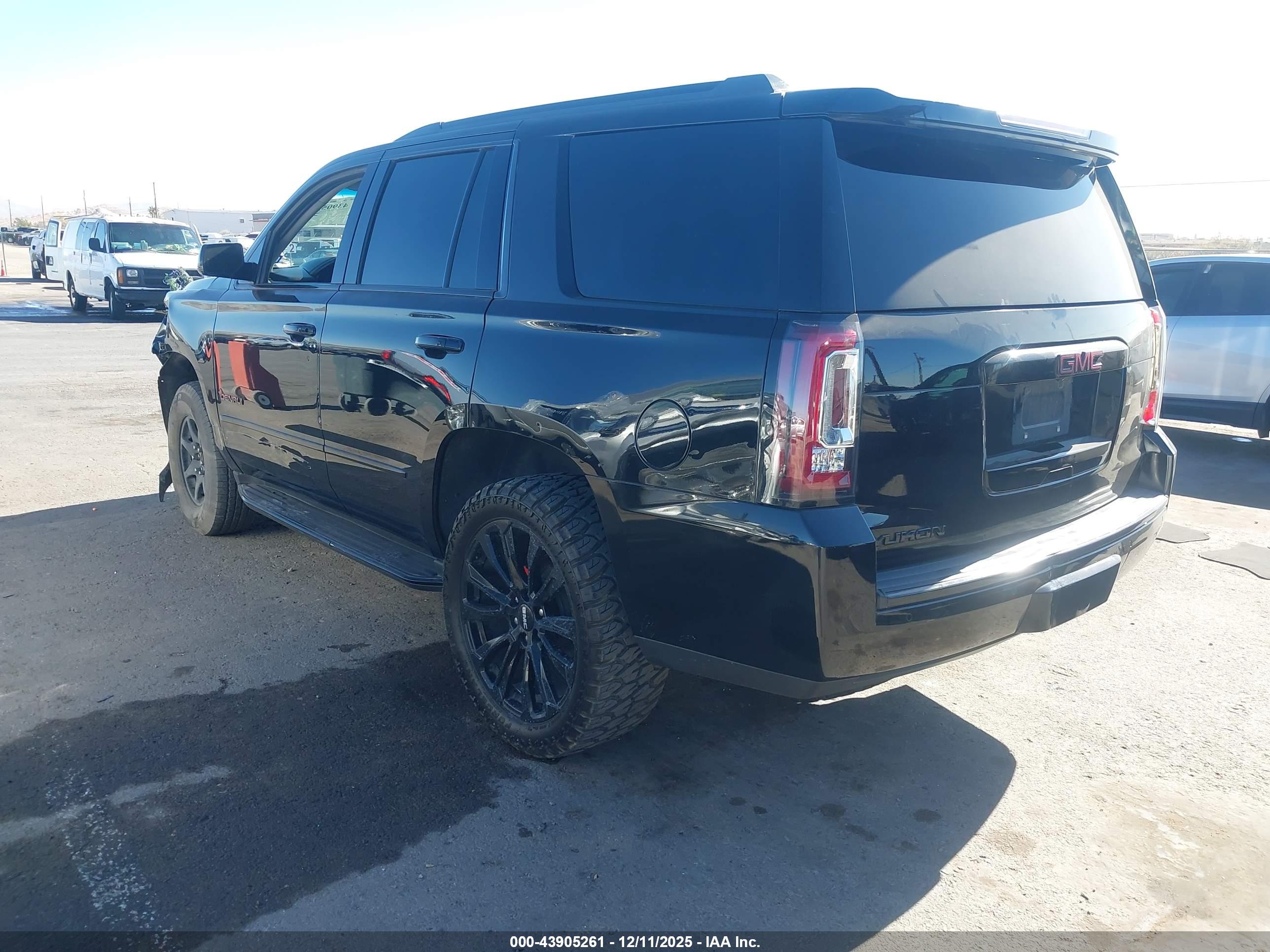 GMC YUKON image 3