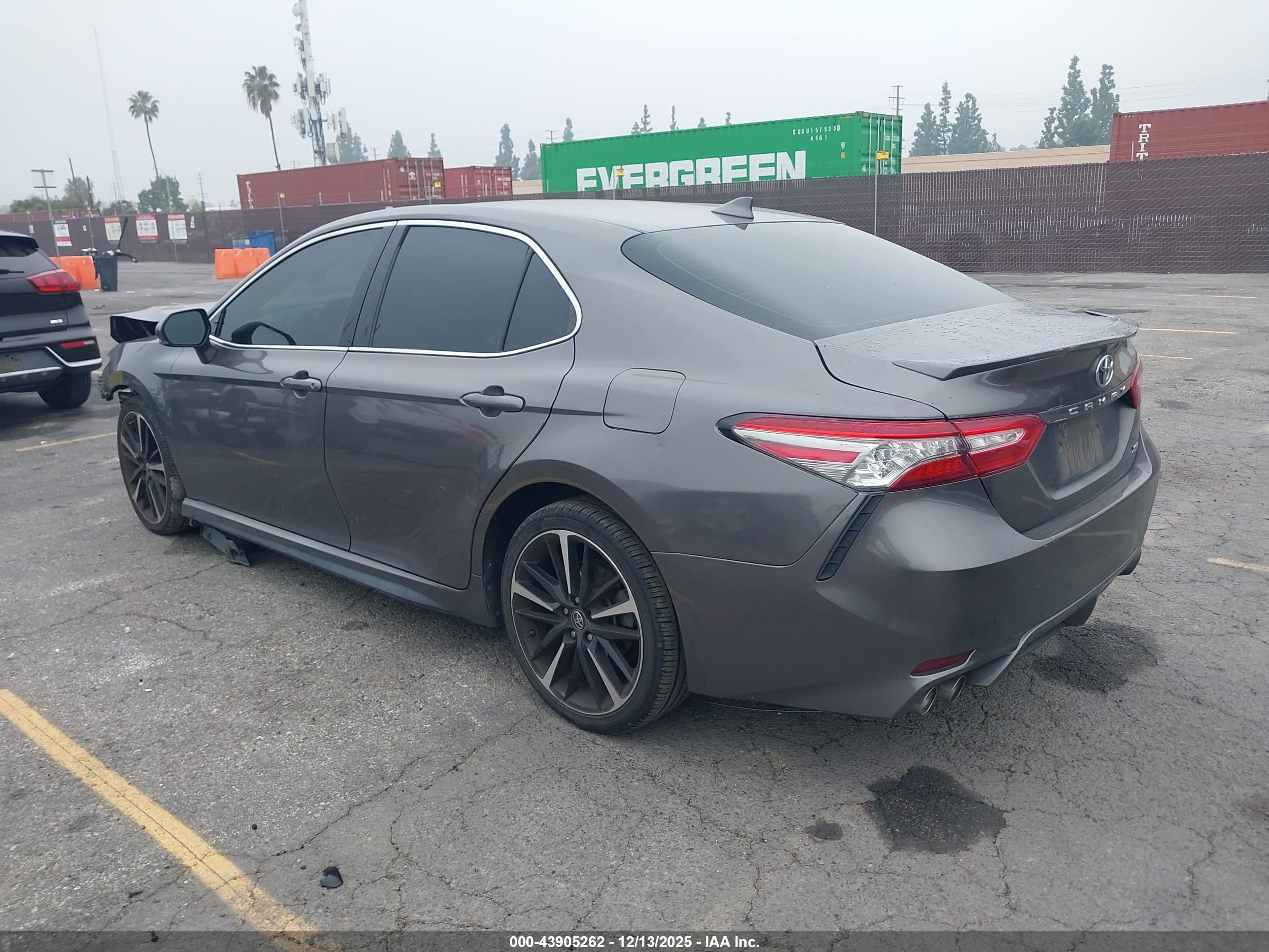 TOYOTA CAMRY image 3