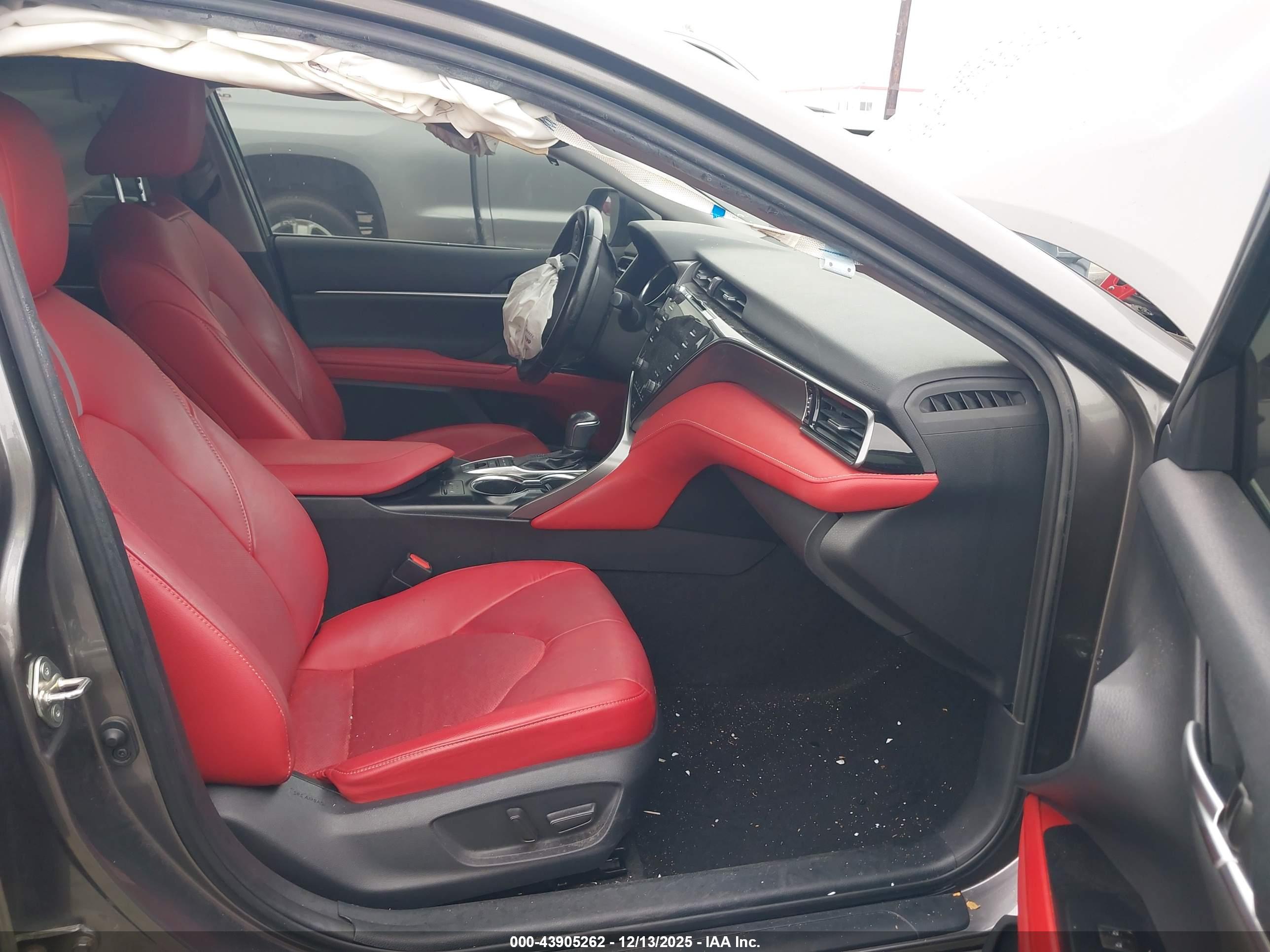 TOYOTA CAMRY image 5