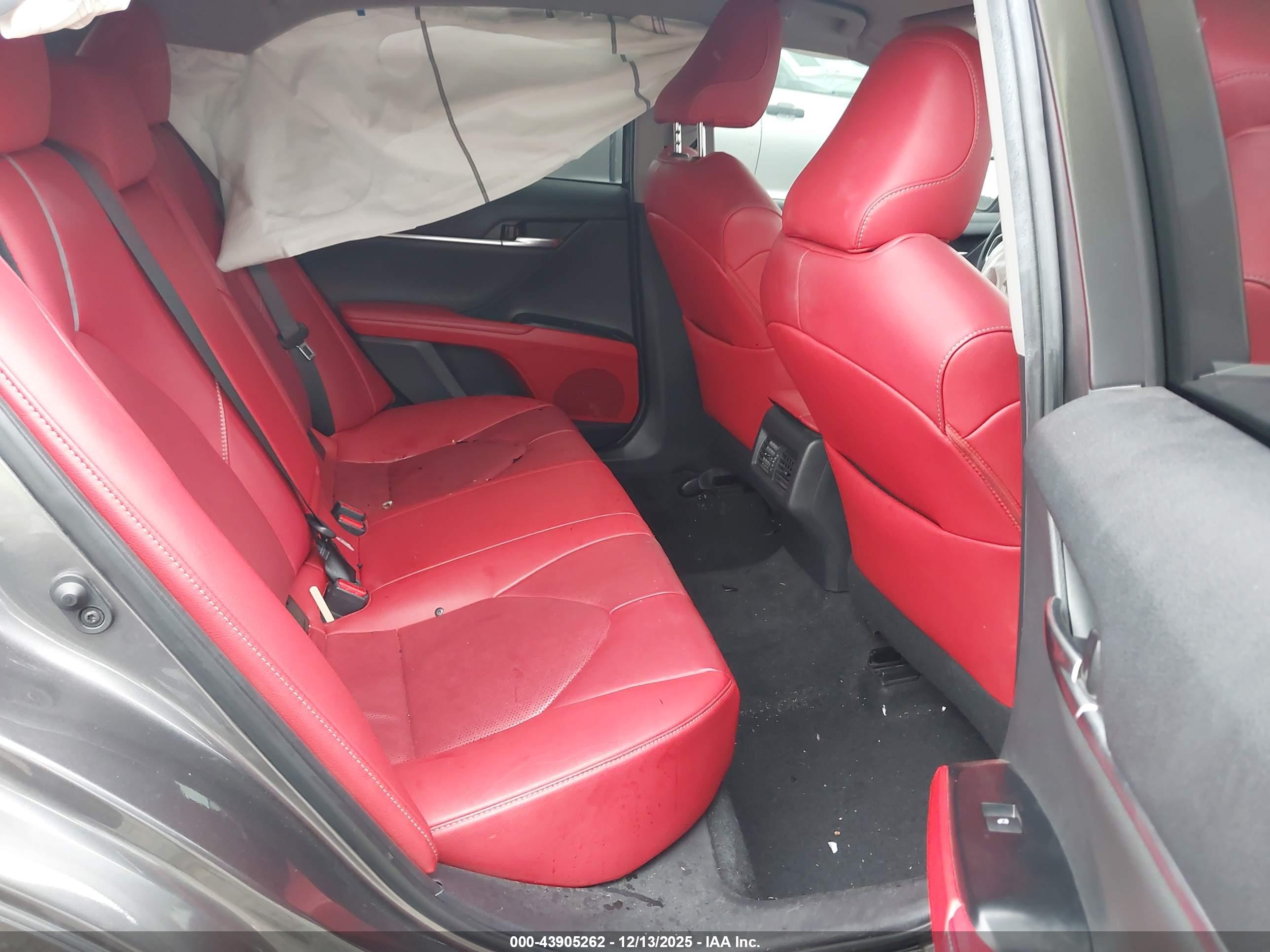 TOYOTA CAMRY image 8