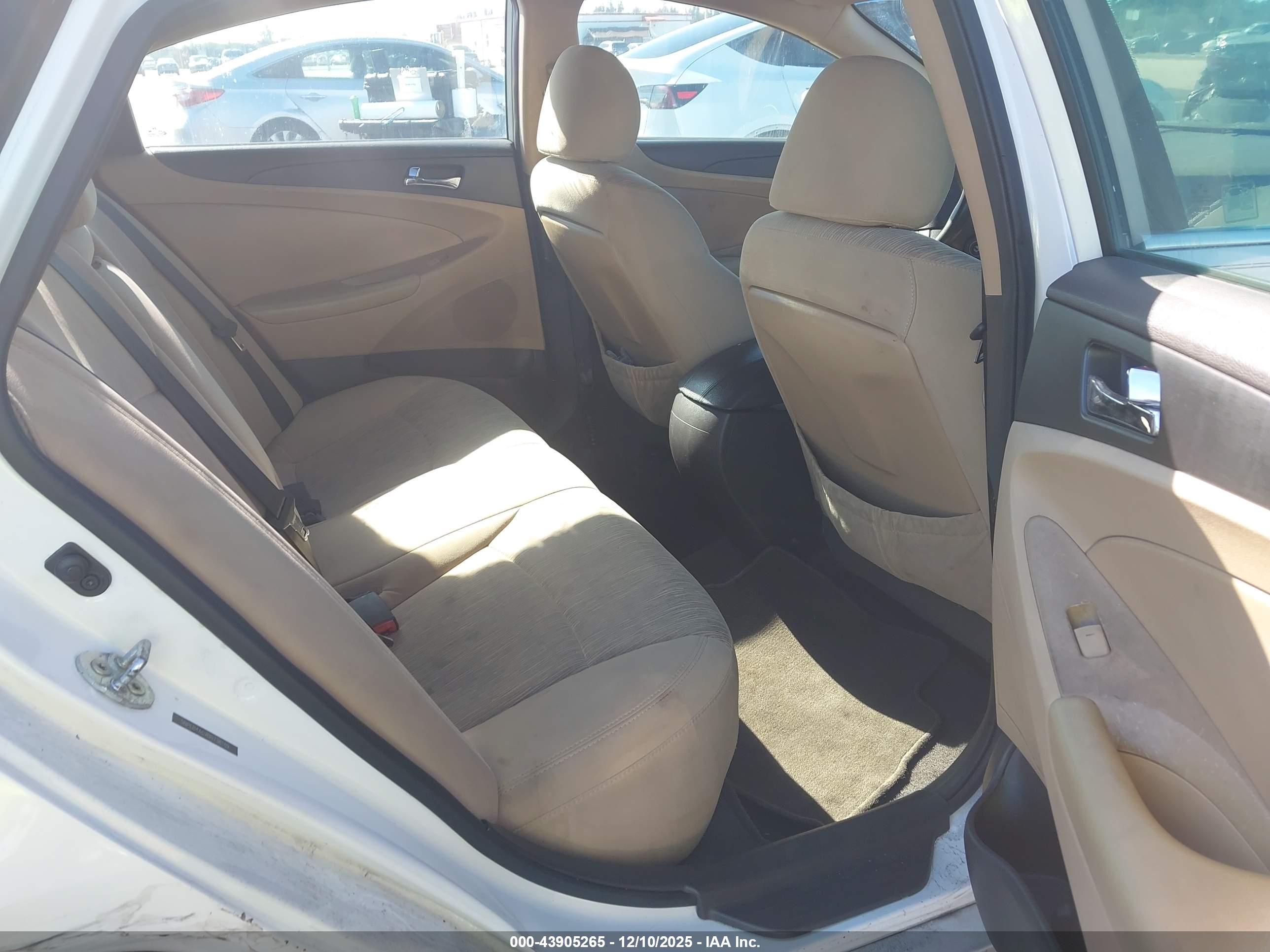 HYUNDAI SONATA image 8
