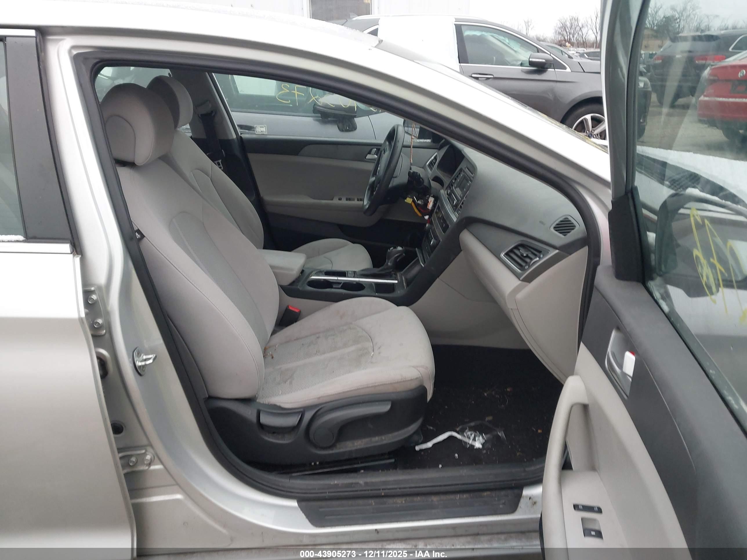 HYUNDAI SONATA image 5