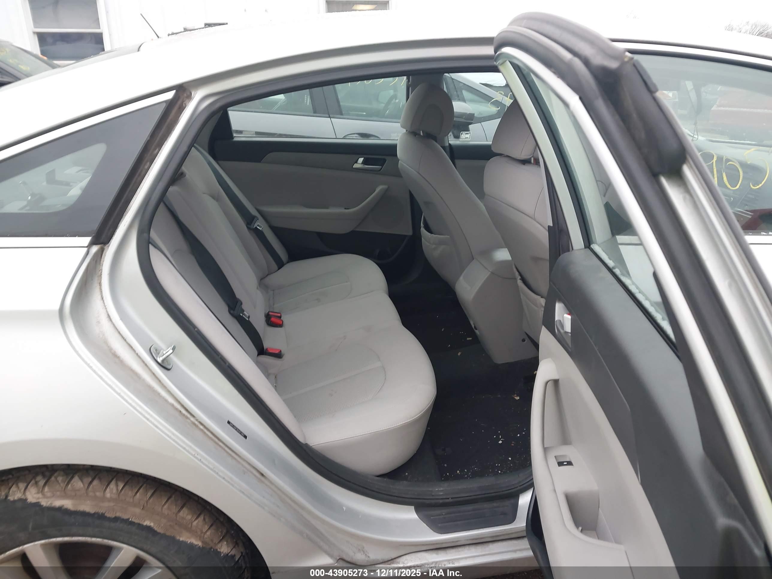 HYUNDAI SONATA image 8