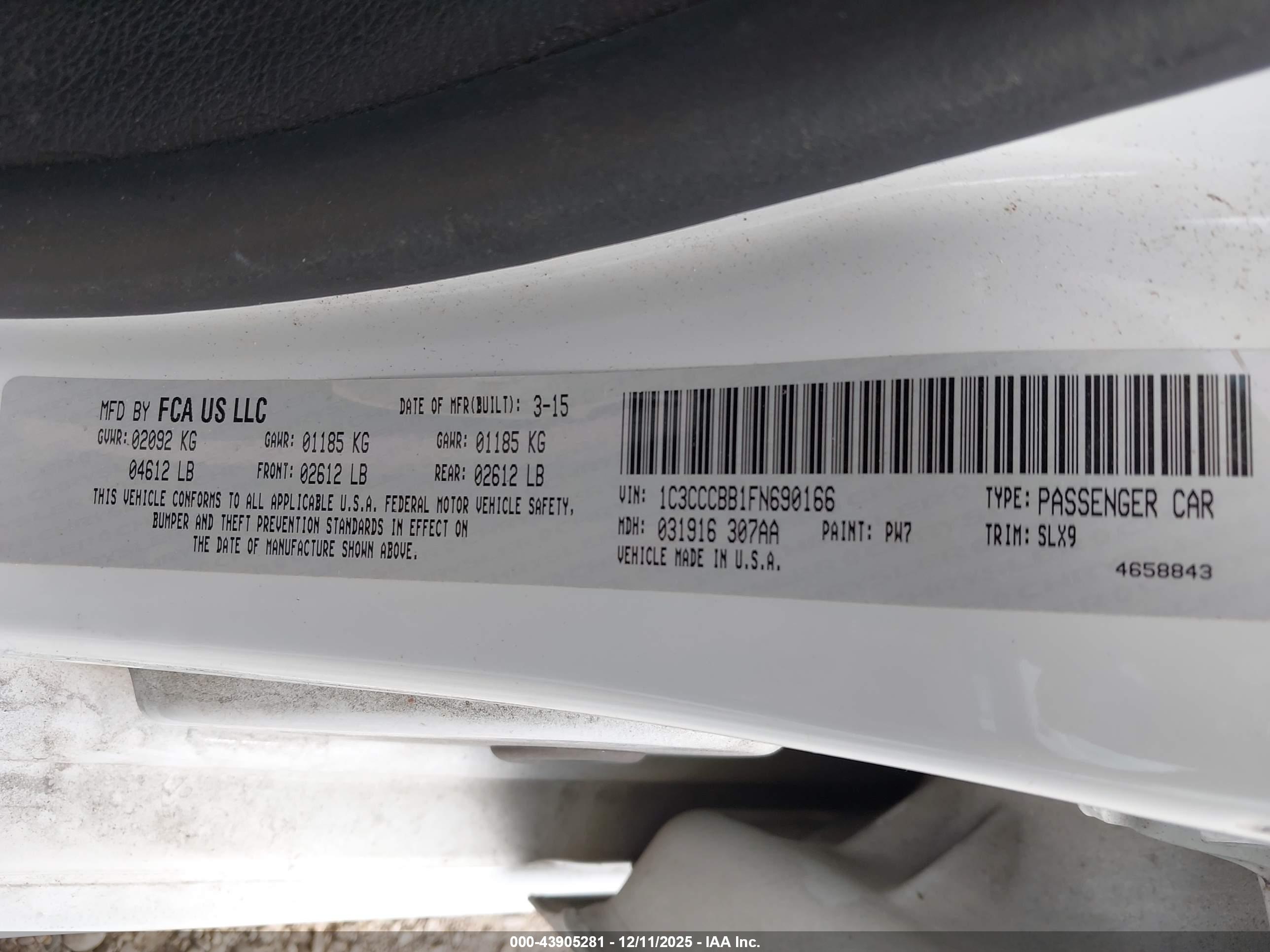 CHRYSLER 200 image 9