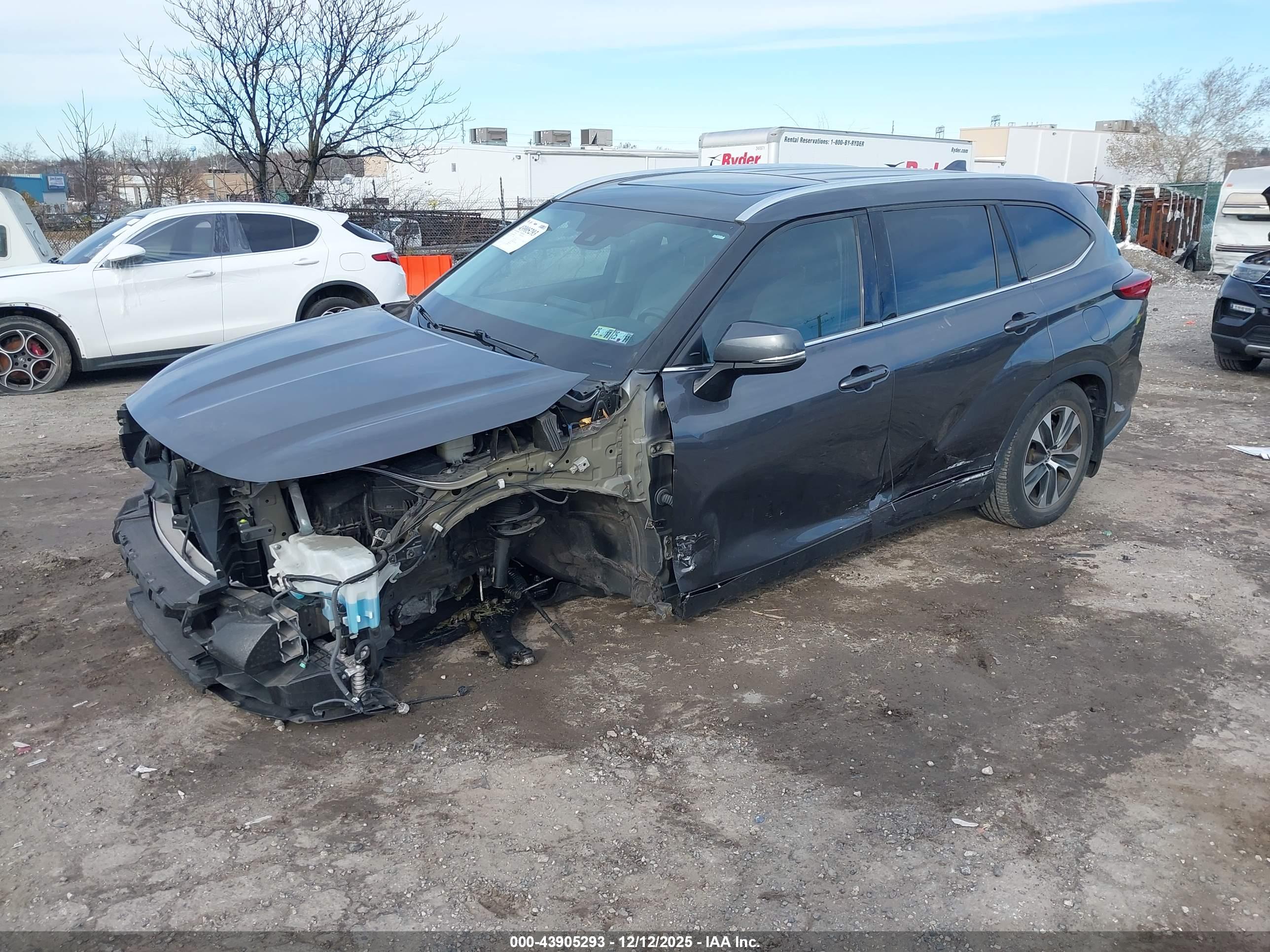TOYOTA HIGHLANDER image 2