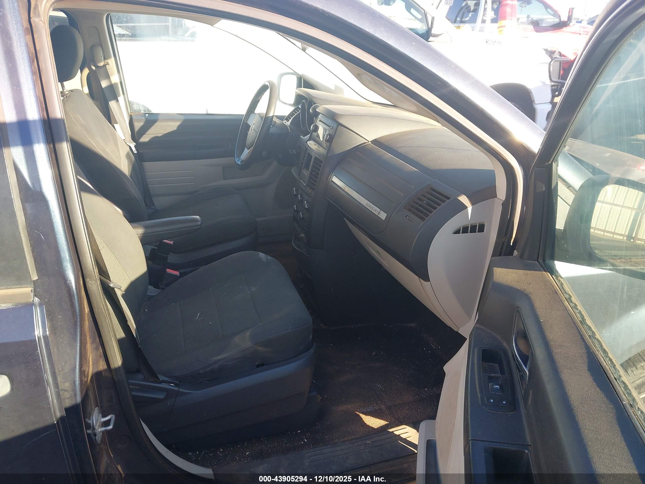 DODGE GRAND image 5