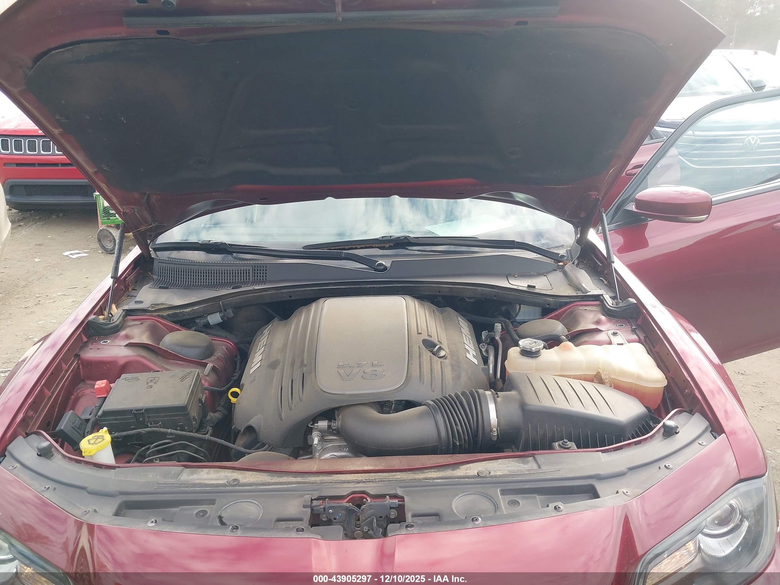 CHRYSLER 300 image 10