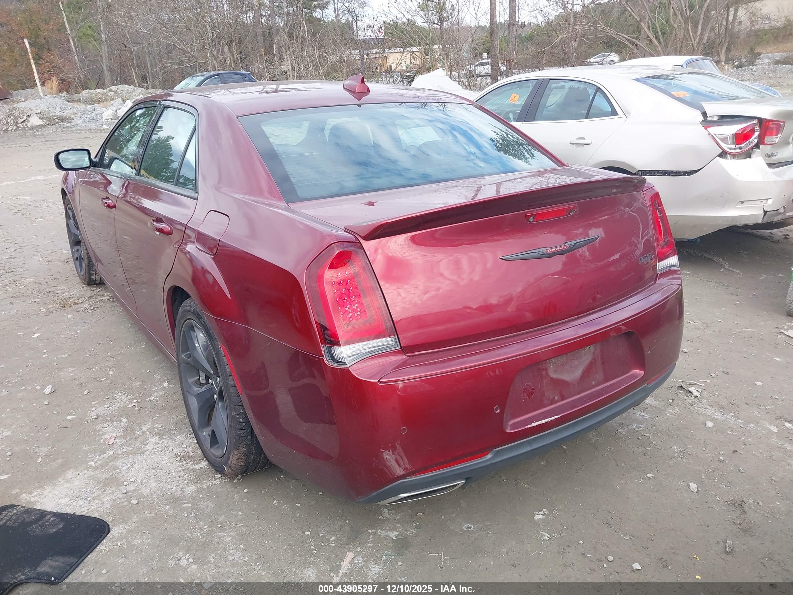 CHRYSLER 300 image 3