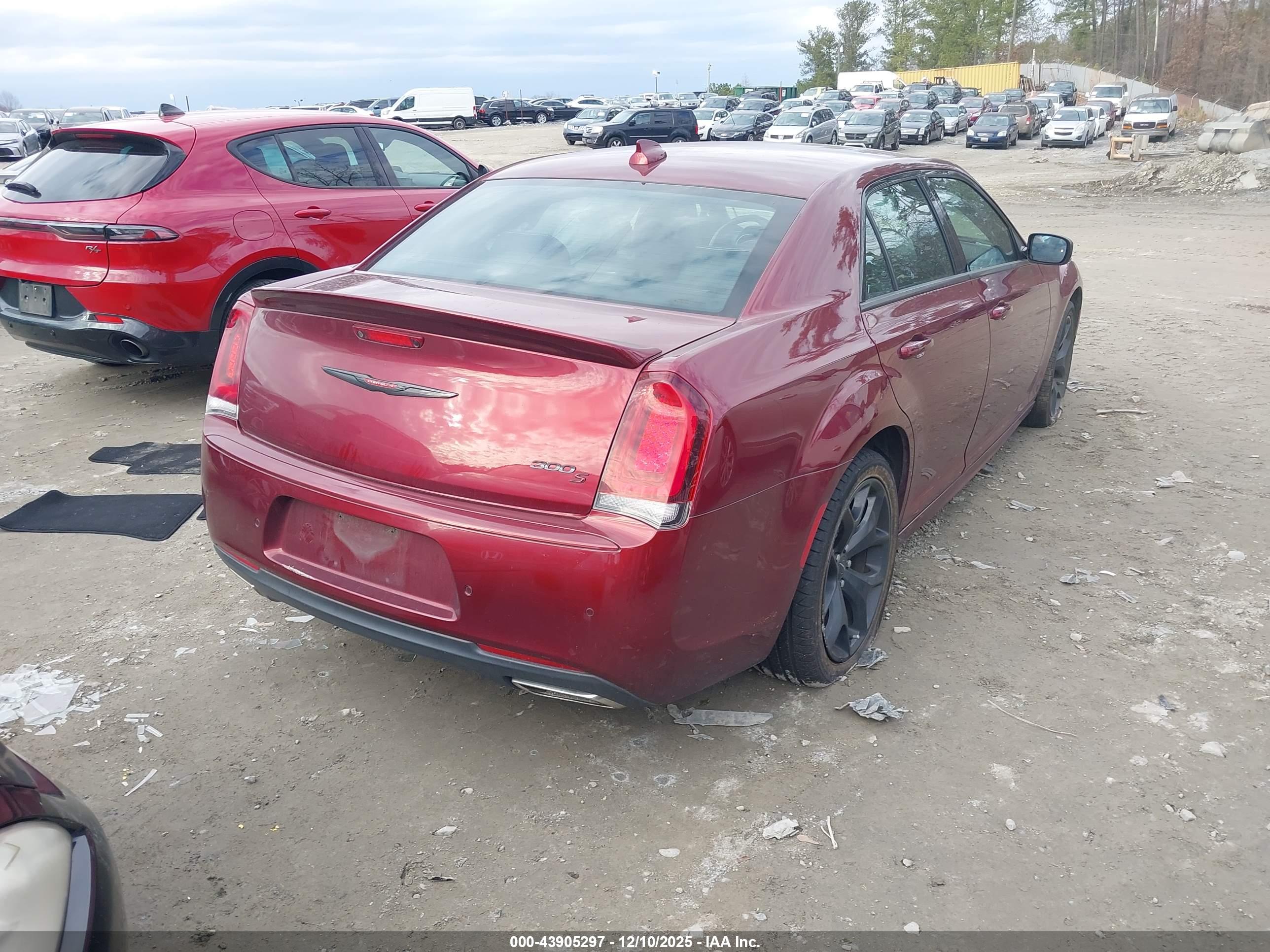CHRYSLER 300 image 4