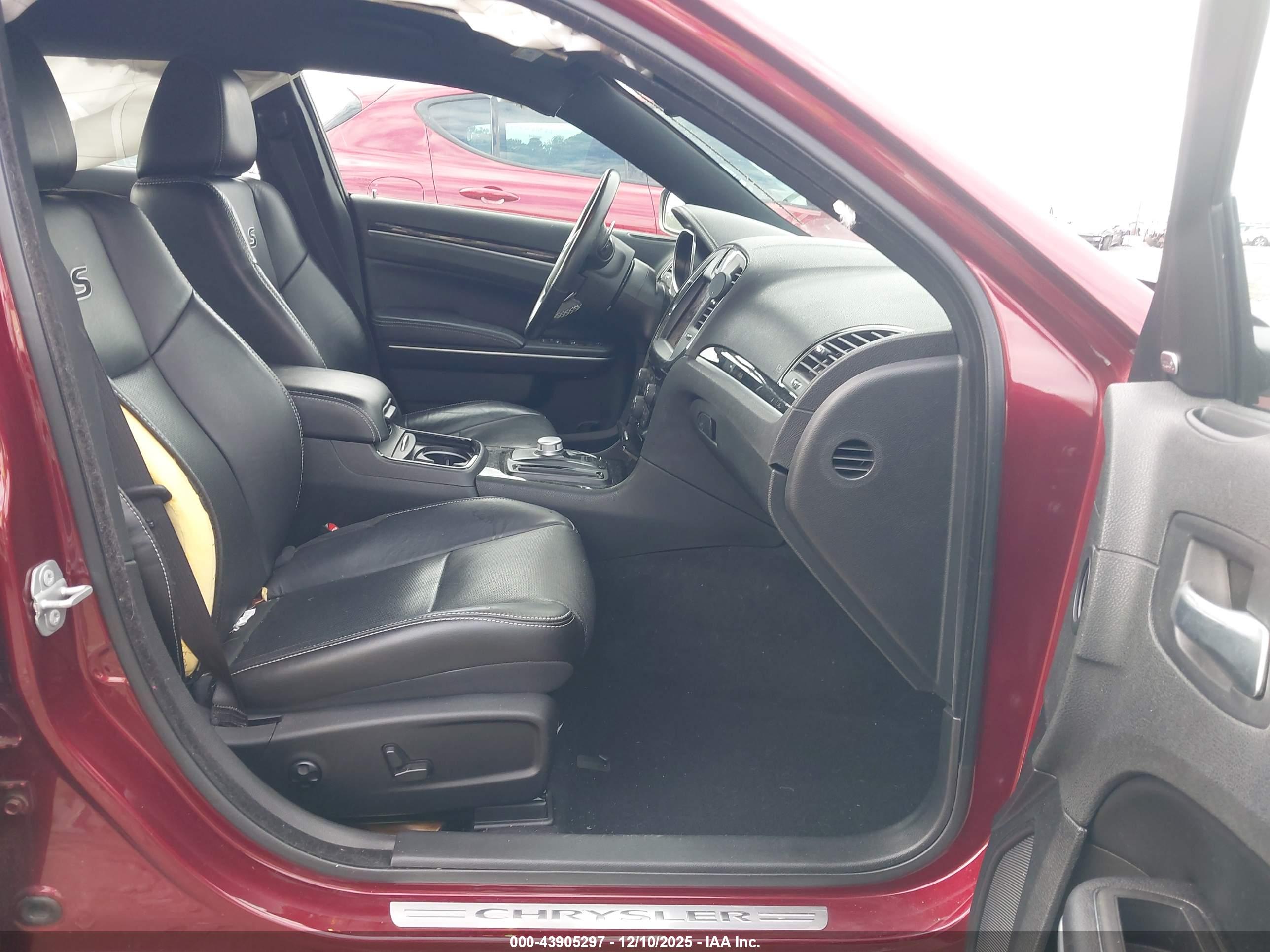 CHRYSLER 300 image 5