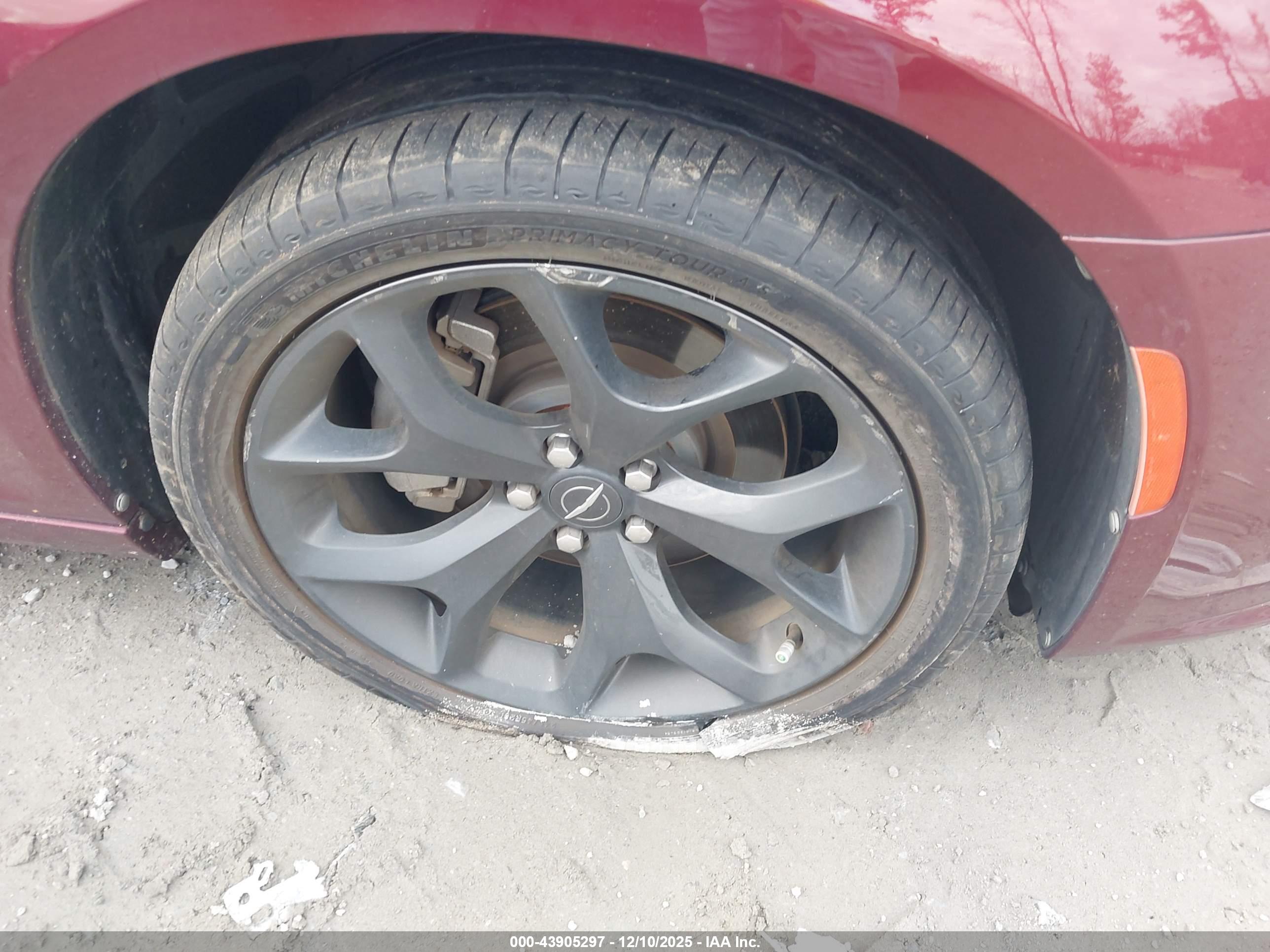 CHRYSLER 300 image 6