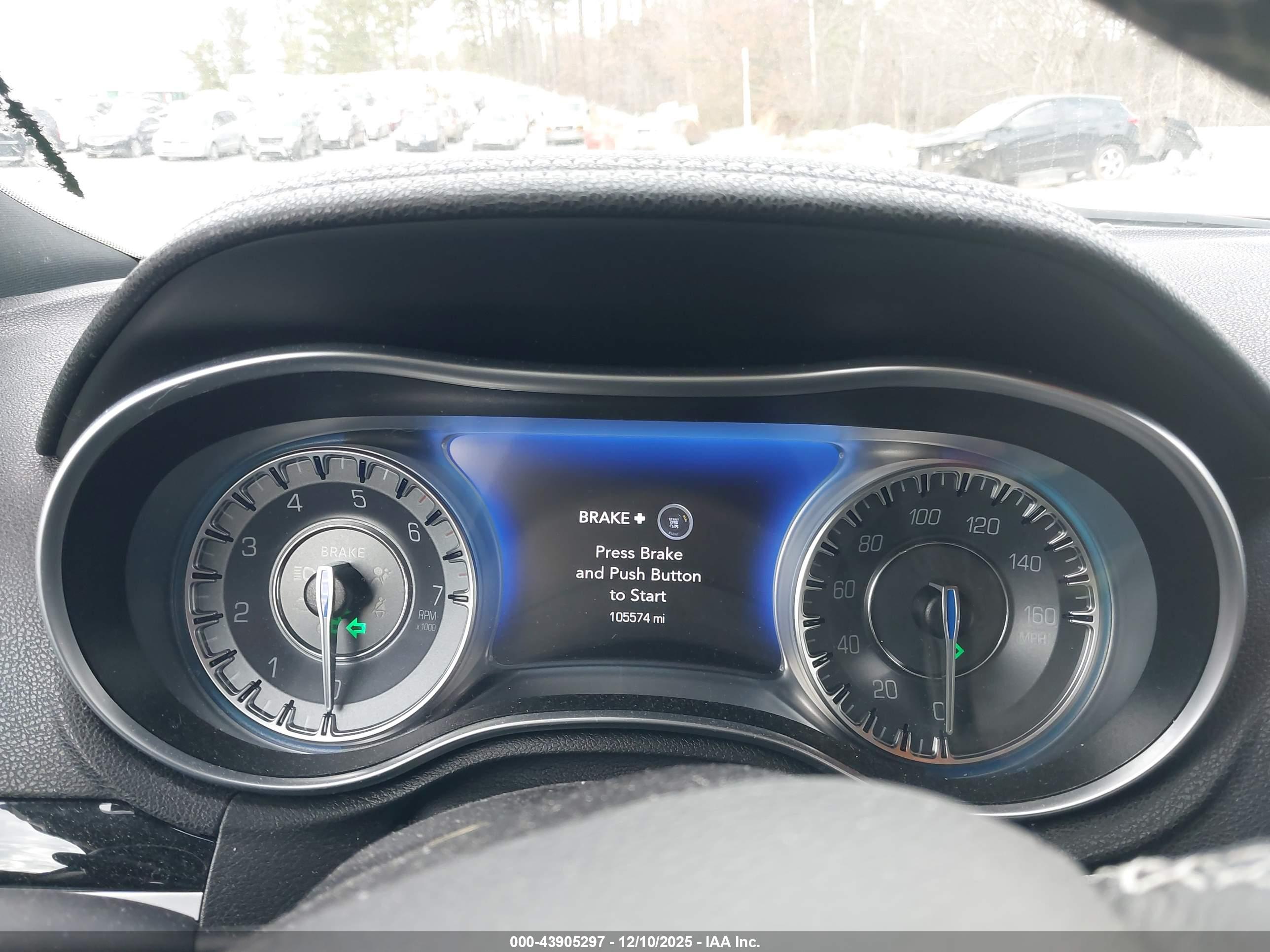CHRYSLER 300 image 7