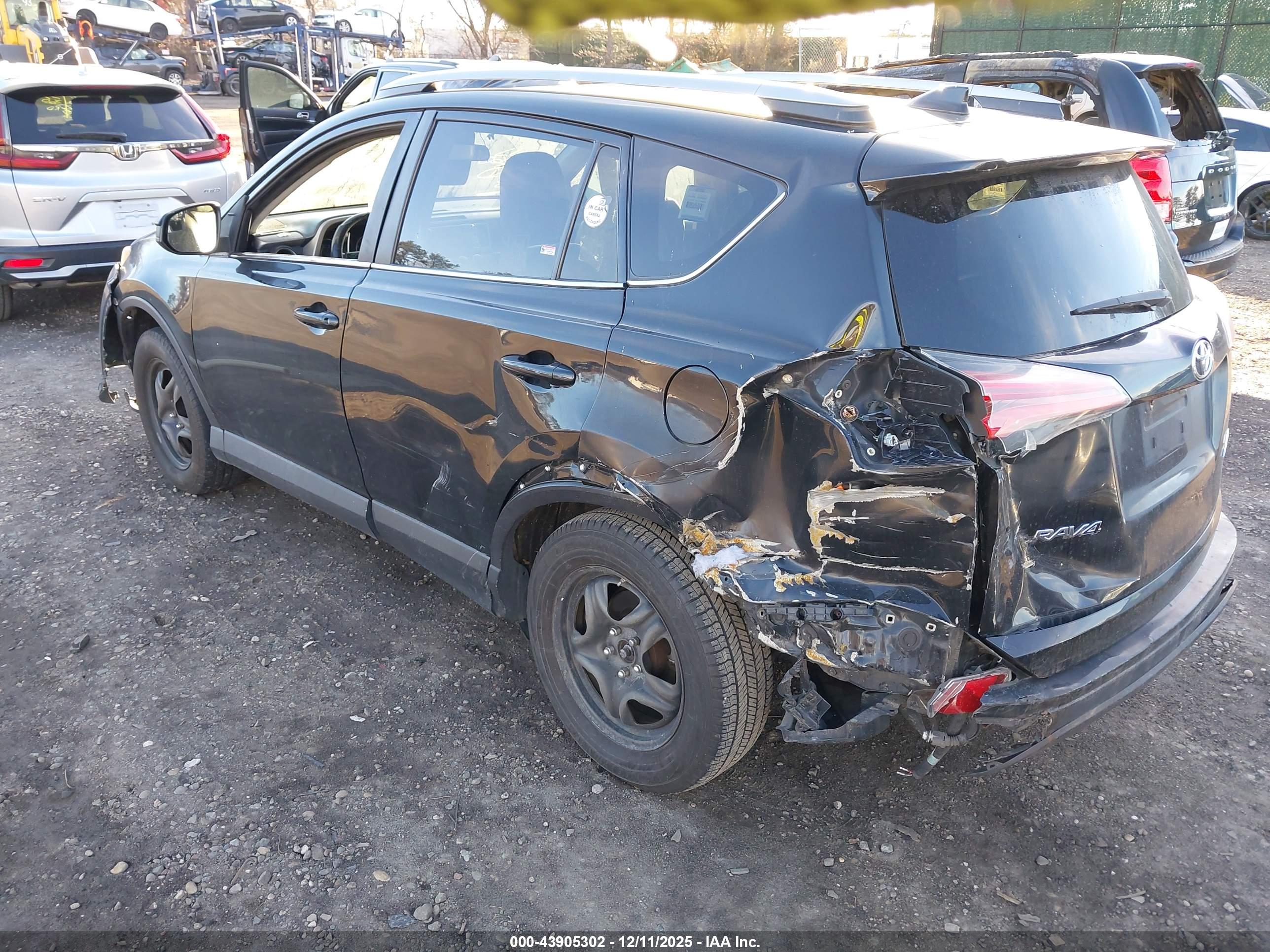 TOYOTA RAV4 image 3