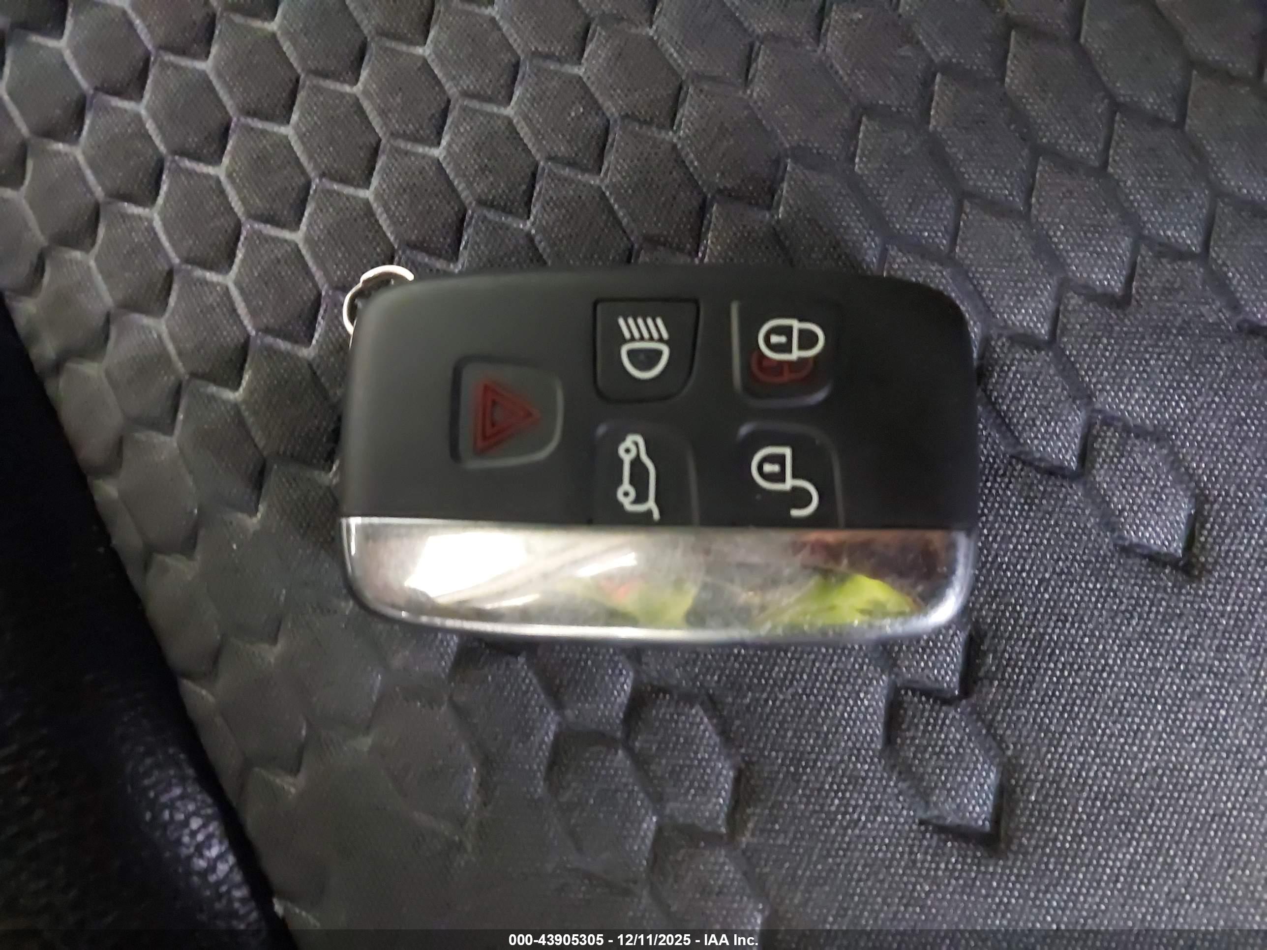 LAND ROVER image 11