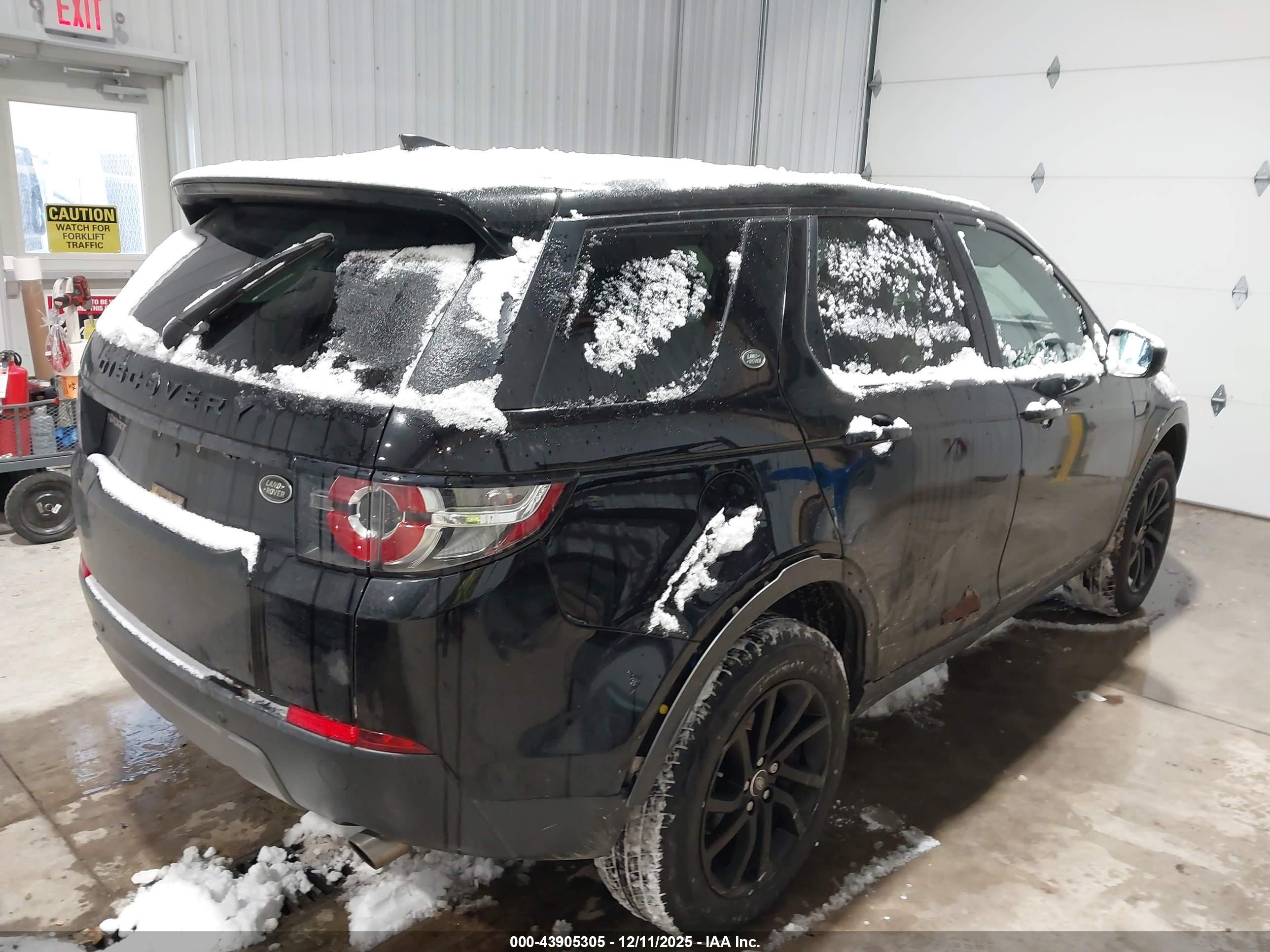 LAND ROVER image 4