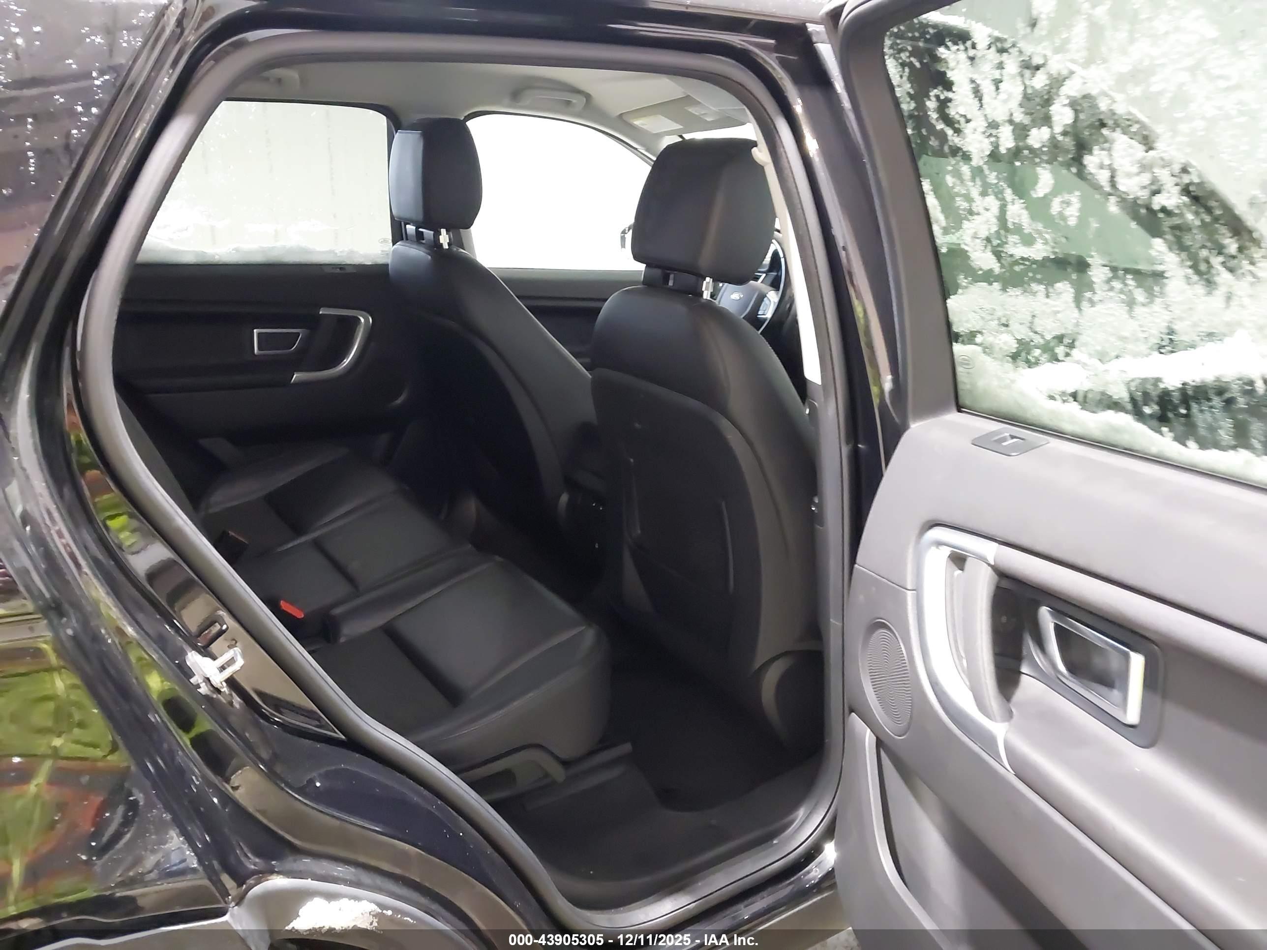 LAND ROVER image 8